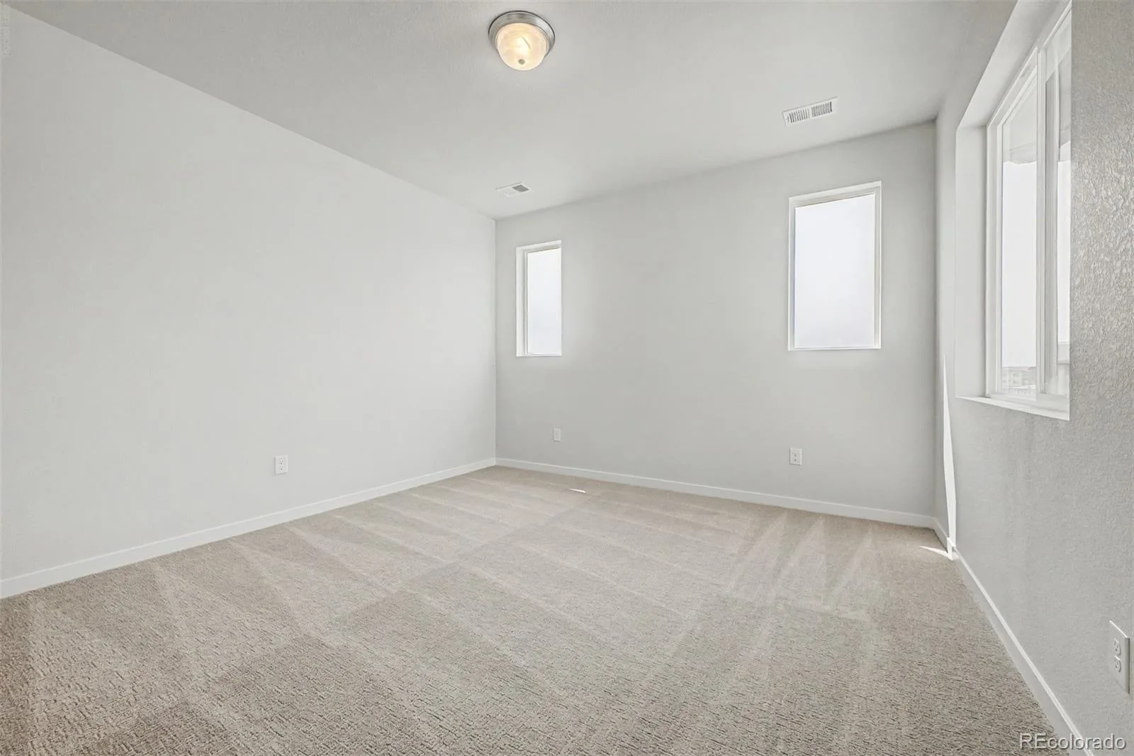 5804 N Perth Street Aurora CO 80019 | MLS #REC3467141 08042026200832 1600 27