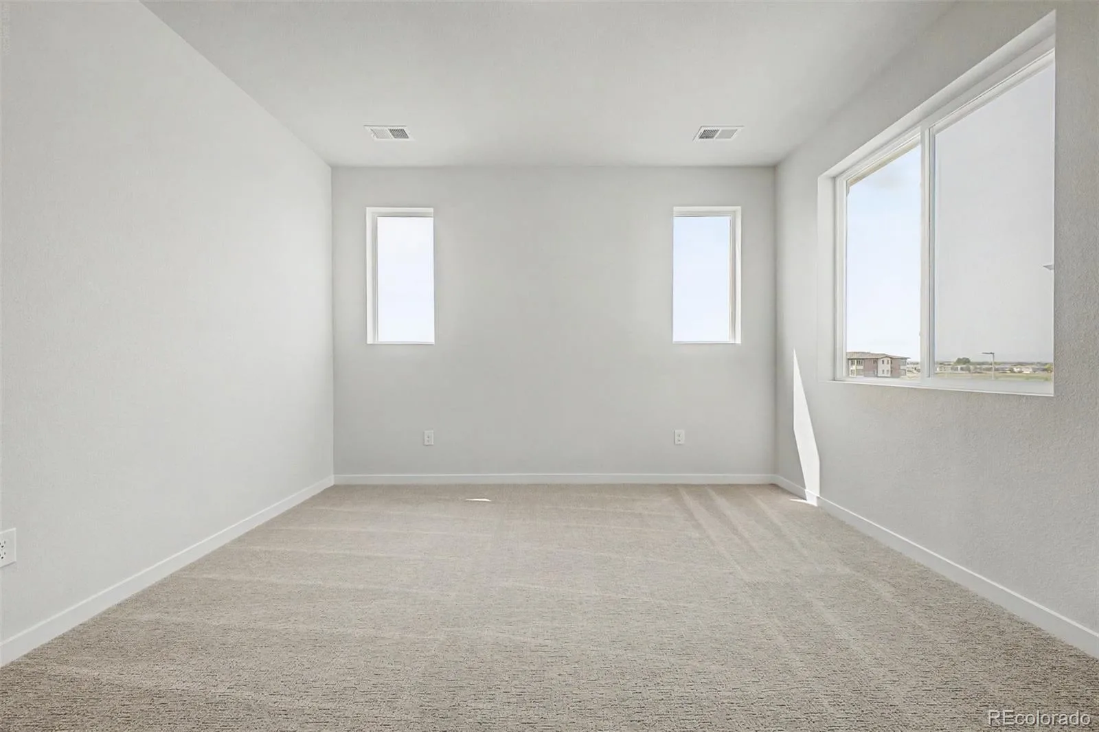 5804 N Perth Street Aurora CO 80019 | MLS #REC3467141 08042026200832 1600 28