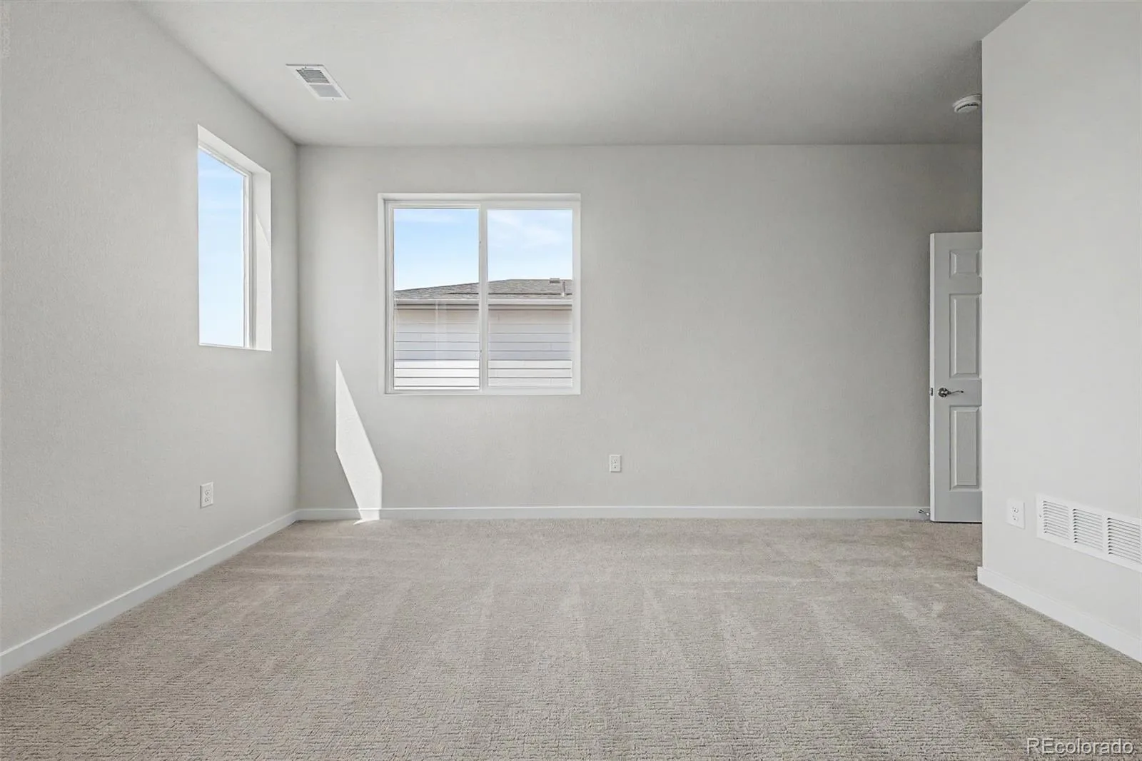 5804 N Perth Street Aurora CO 80019 | MLS #REC3467141 08042026200832 1600 29