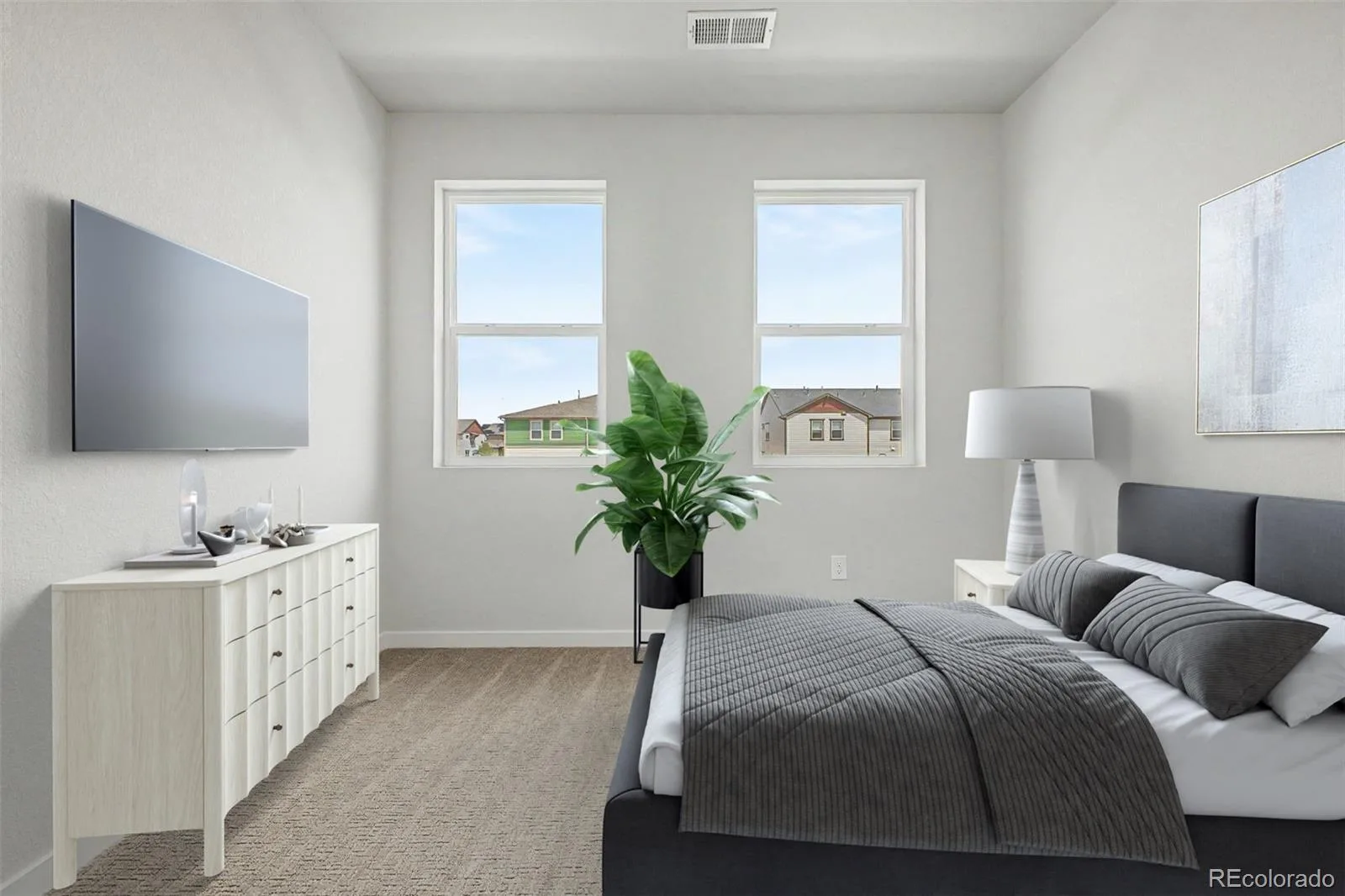 5804 N Perth Street Aurora CO 80019 | MLS #REC3467141 08042026200832 1600 35