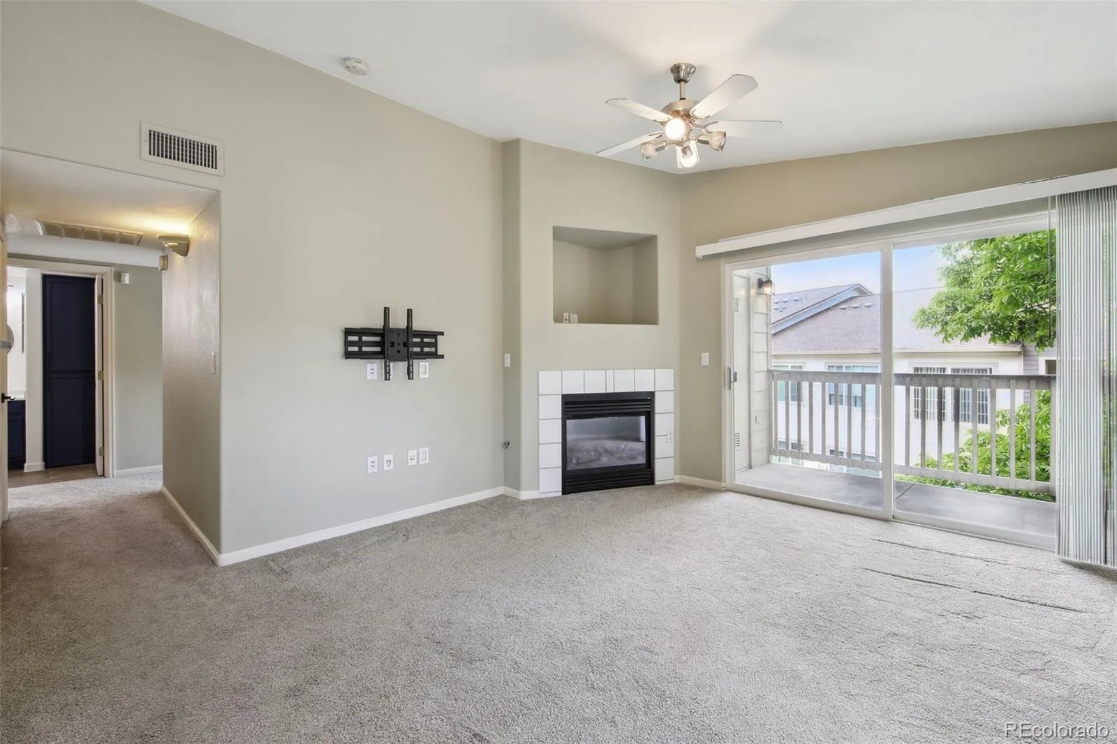 8775 W Berry Avenue #203 Littleton CO 80123 | MLS #REC3469285 07022026161239 1600 3