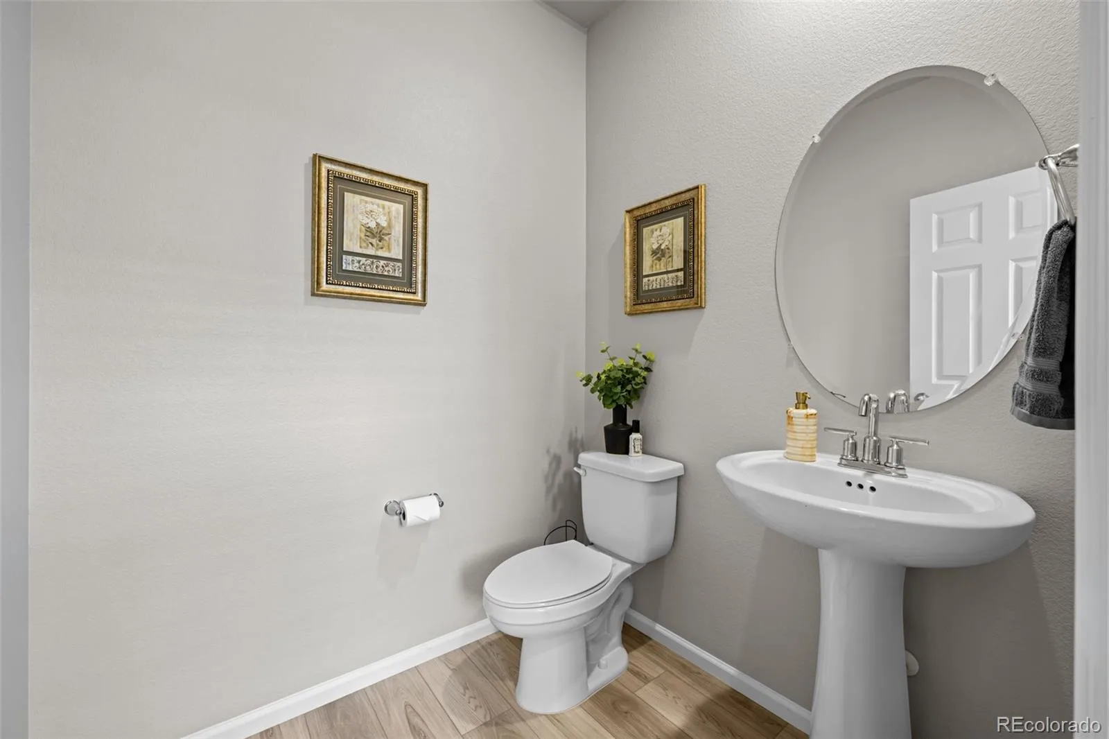 737 N Tempe Street Aurora CO 80018 | MLS #REC3471453 08282026030154 1600 10
