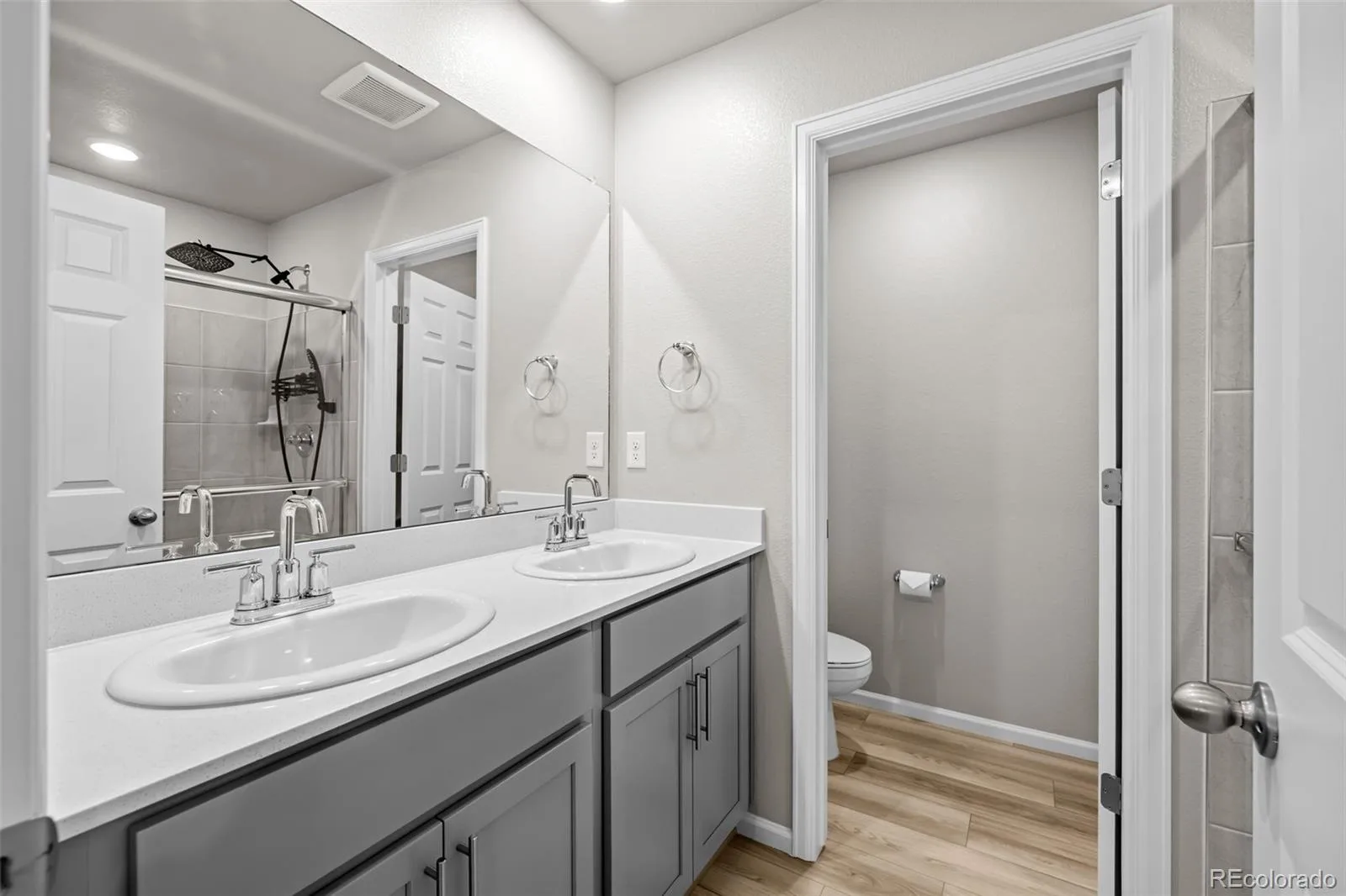 737 N Tempe Street Aurora CO 80018 | MLS #REC3471453 08282026030154 1600 12