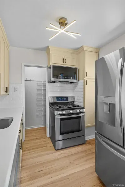 03272026043048 800 11