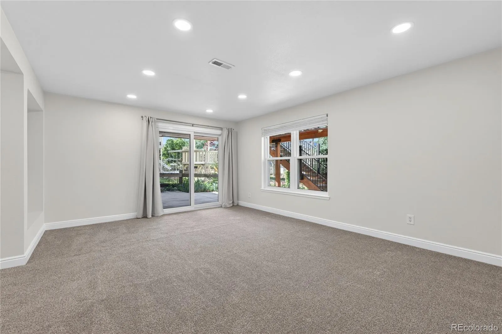 1774 Spring Water Place Highlands Ranch CO 80129 MLS #REC3475059 05142026225948 1600 32