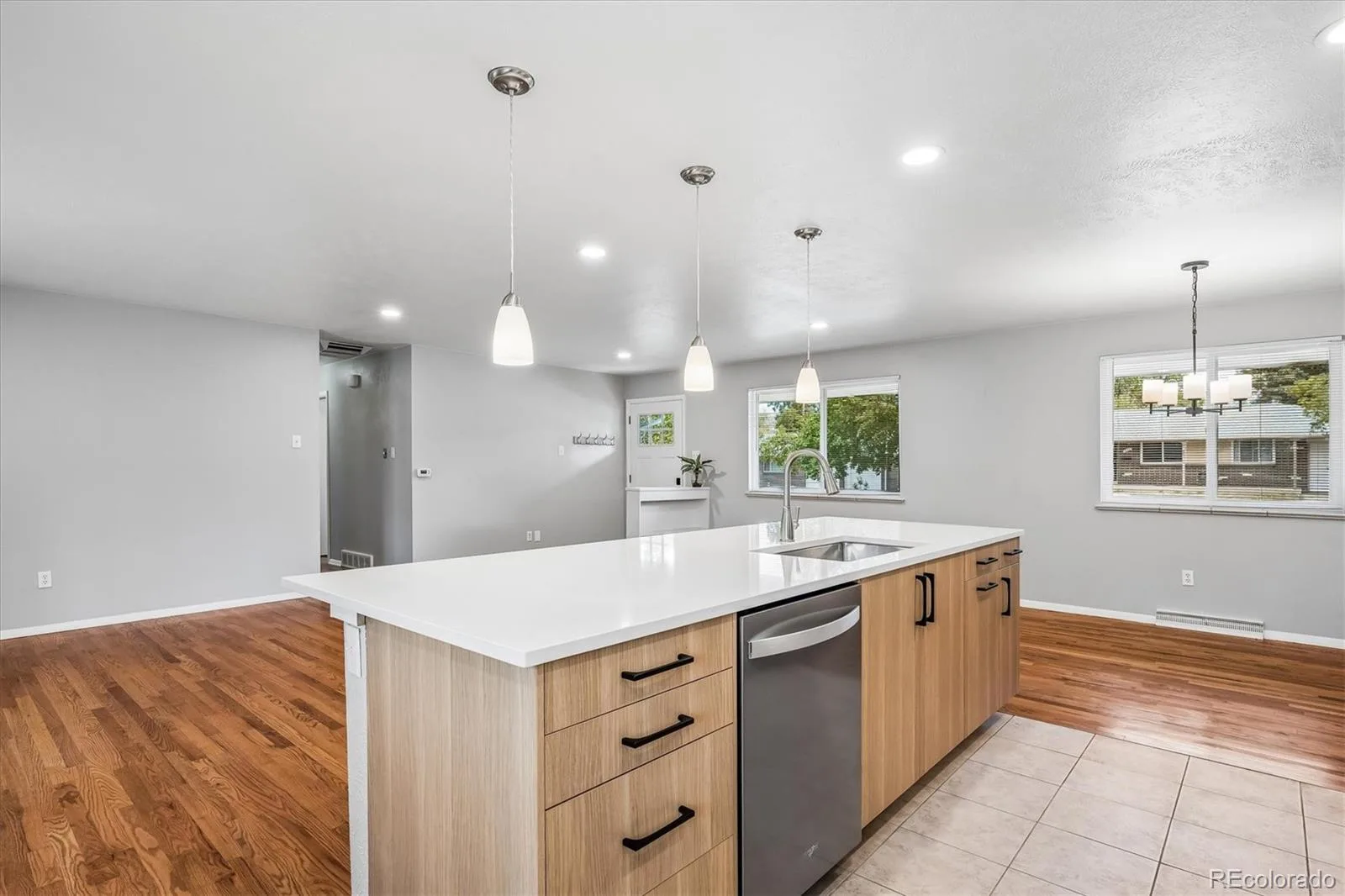 375 Empire Street Aurora CO 80010 | MLS #REC3478519 10152026233828 1600 13