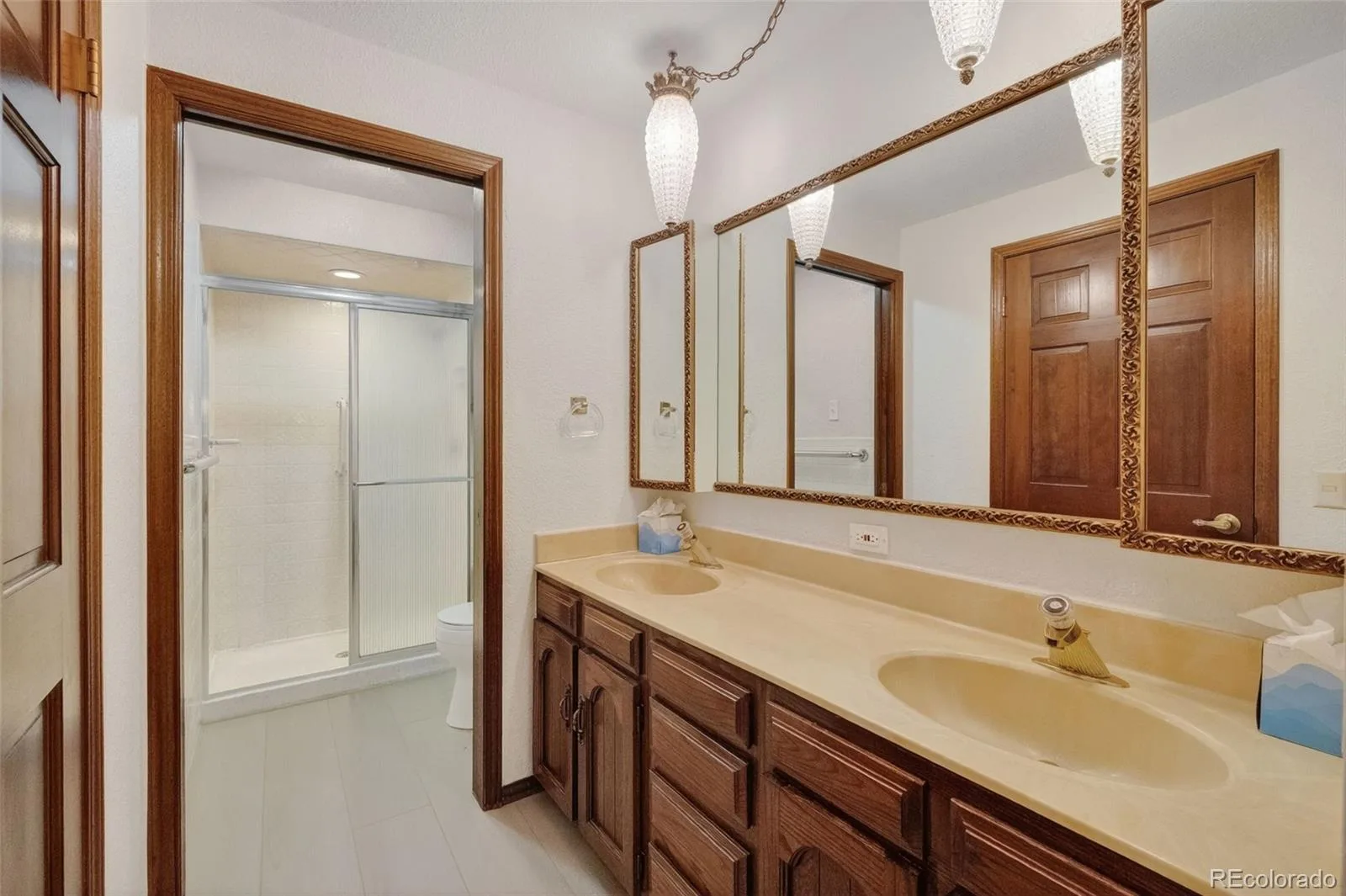 8526 W 10th Avenue Lakewood CO 80215 MLS #REC3481348 06182026035220 1600 25