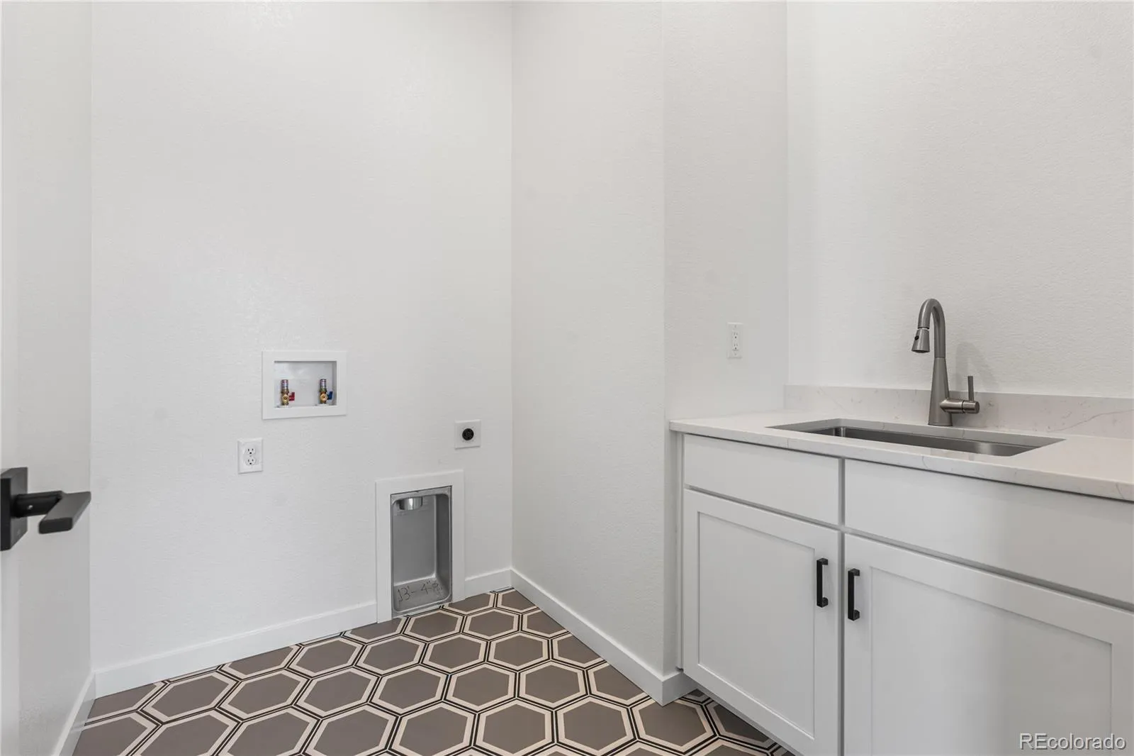 11112 Amber Light Circle Littleton CO 80125 | MLS #REC3482202 05012026121721 1600 16