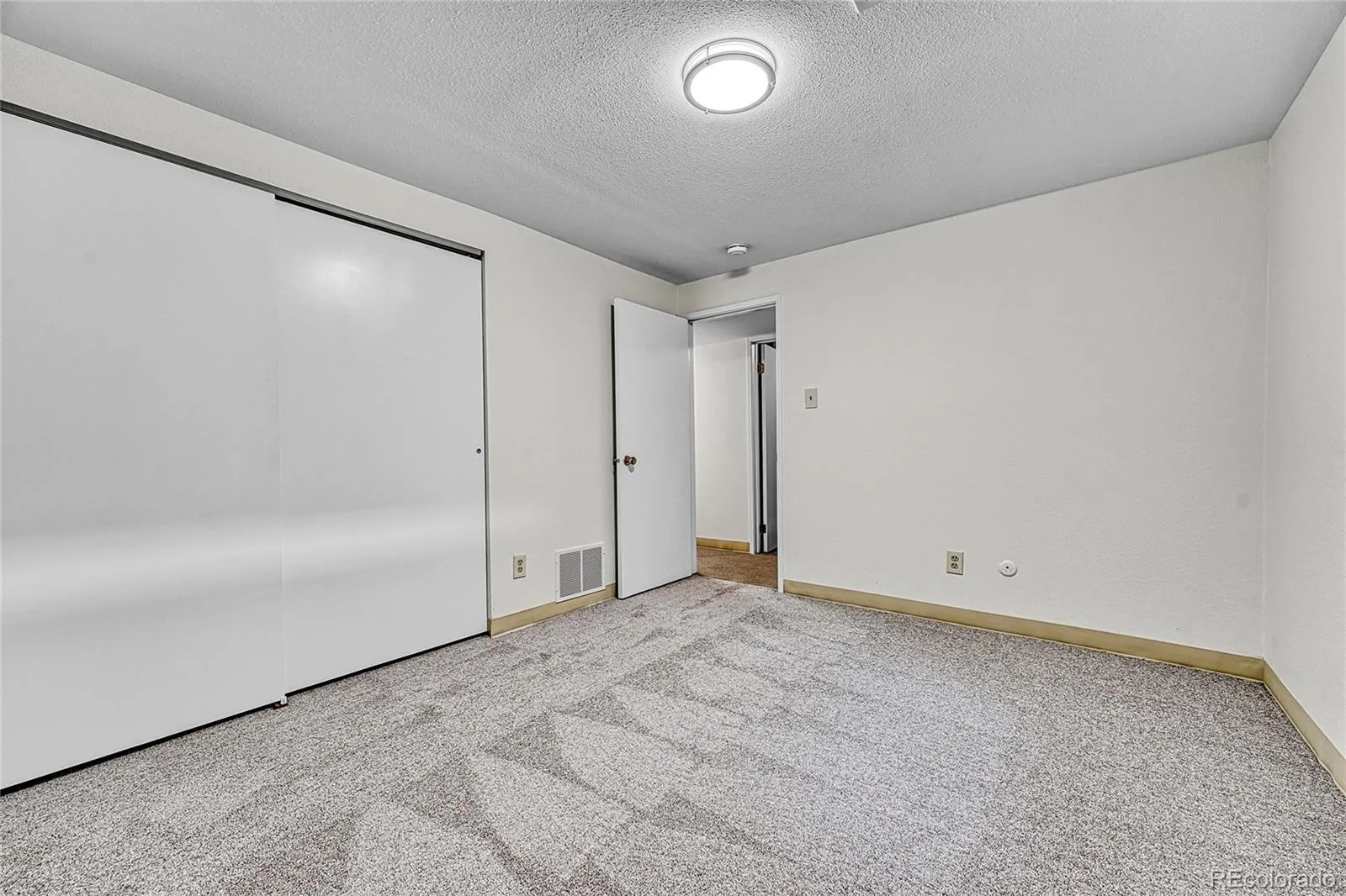 9276 E Nassau Avenue Denver CO 80237 MLS #REC3483768 04032026220305 1600 16
