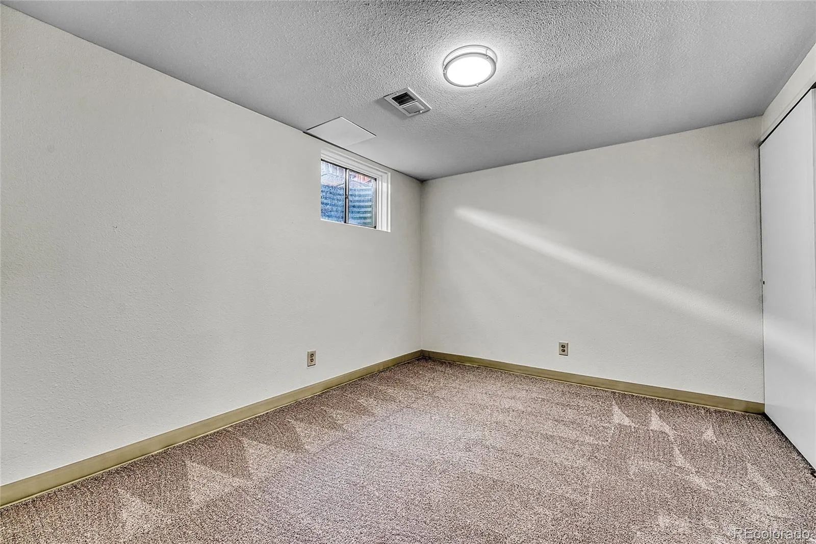 9276 E Nassau Avenue Denver CO 80237 MLS #REC3483768 04032026220305 1600 32
