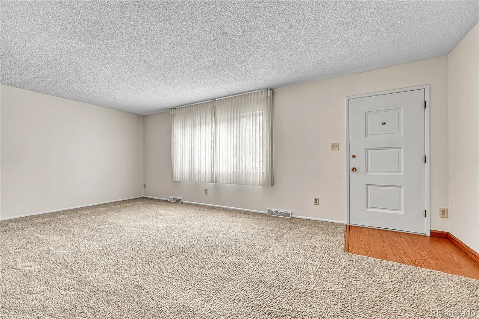 9276 E Nassau Avenue Denver CO 80237 MLS #REC3483768 04032026220305 1600 4