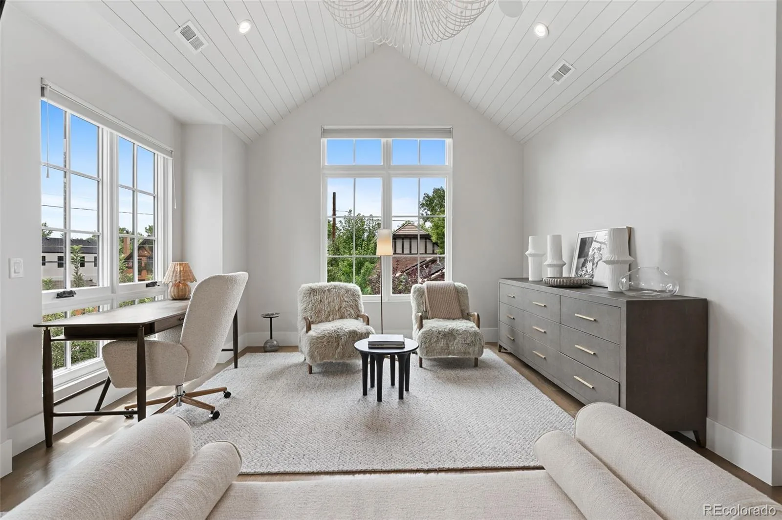 891 S York Street Denver CO 80209 | MLS #REC3486848 08192026071501 1600 26