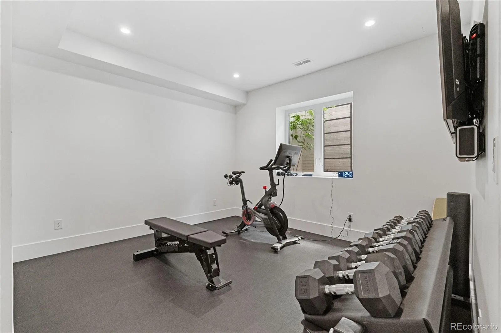 891 S York Street Denver CO 80209 | MLS #REC3486848 08192026071501 1600 41