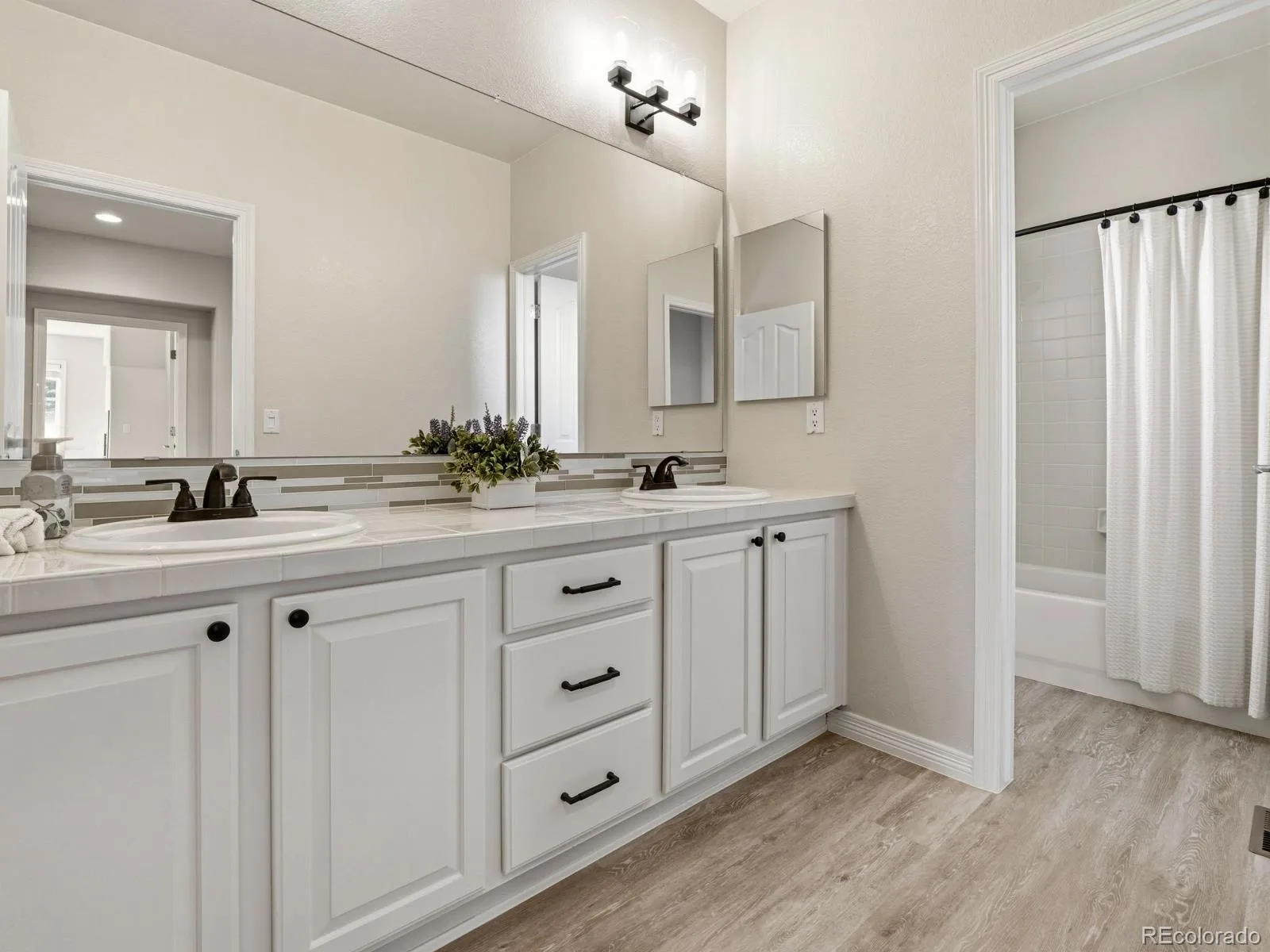 2794 Pemberly Avenue Highlands Ranch CO 80126 MLS #REC3489361 06092026002217 1600 36