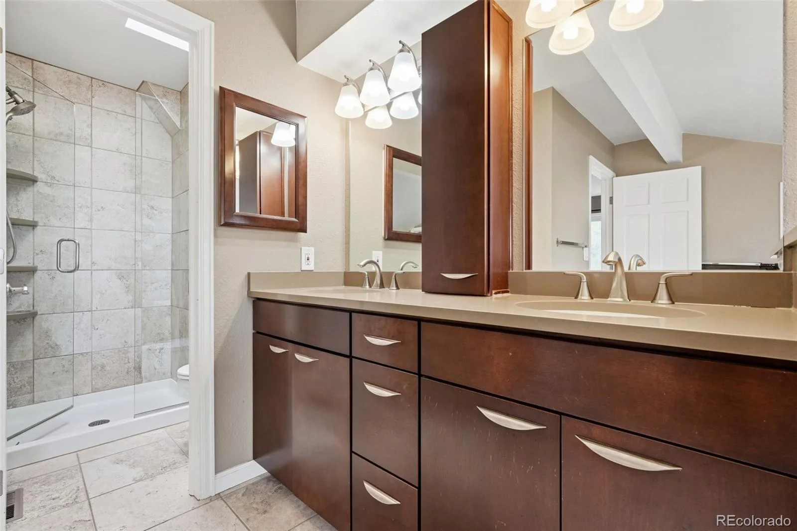 9056 E Colorado Circle Denver CO 80231 MLS #REC3490498 06012026231349 1600 27