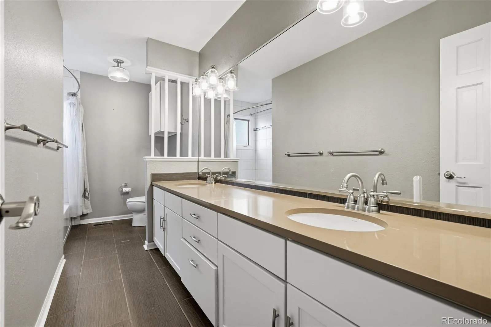 9056 E Colorado Circle Denver CO 80231 MLS #REC3490498 06012026231349 1600 36
