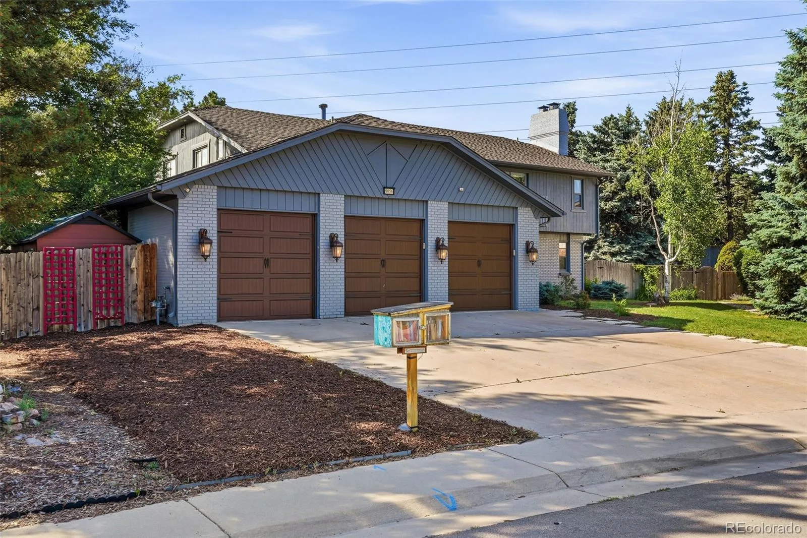 9056 E Colorado Circle Denver CO 80231 MLS #REC3490498 06012026231349 1600 42