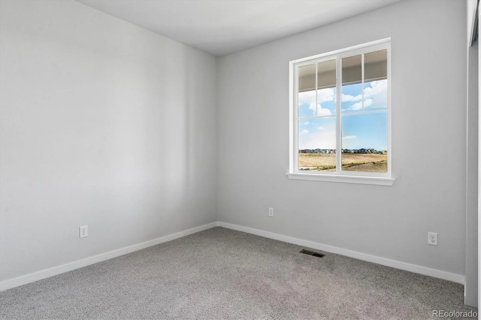 5807 N Ireland Way Aurora CO 80019 | MLS #REC3494254 08072026234002 1600 1