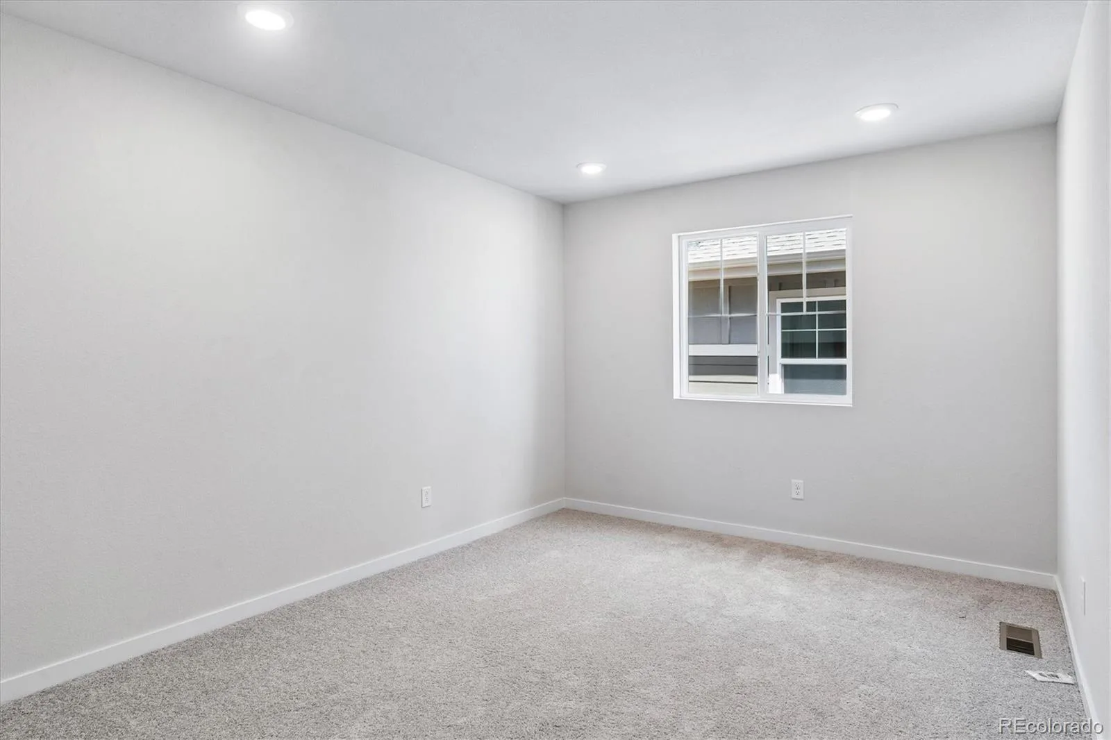 5807 N Ireland Way Aurora CO 80019 | MLS #REC3494254 08072026234002 1600 7
