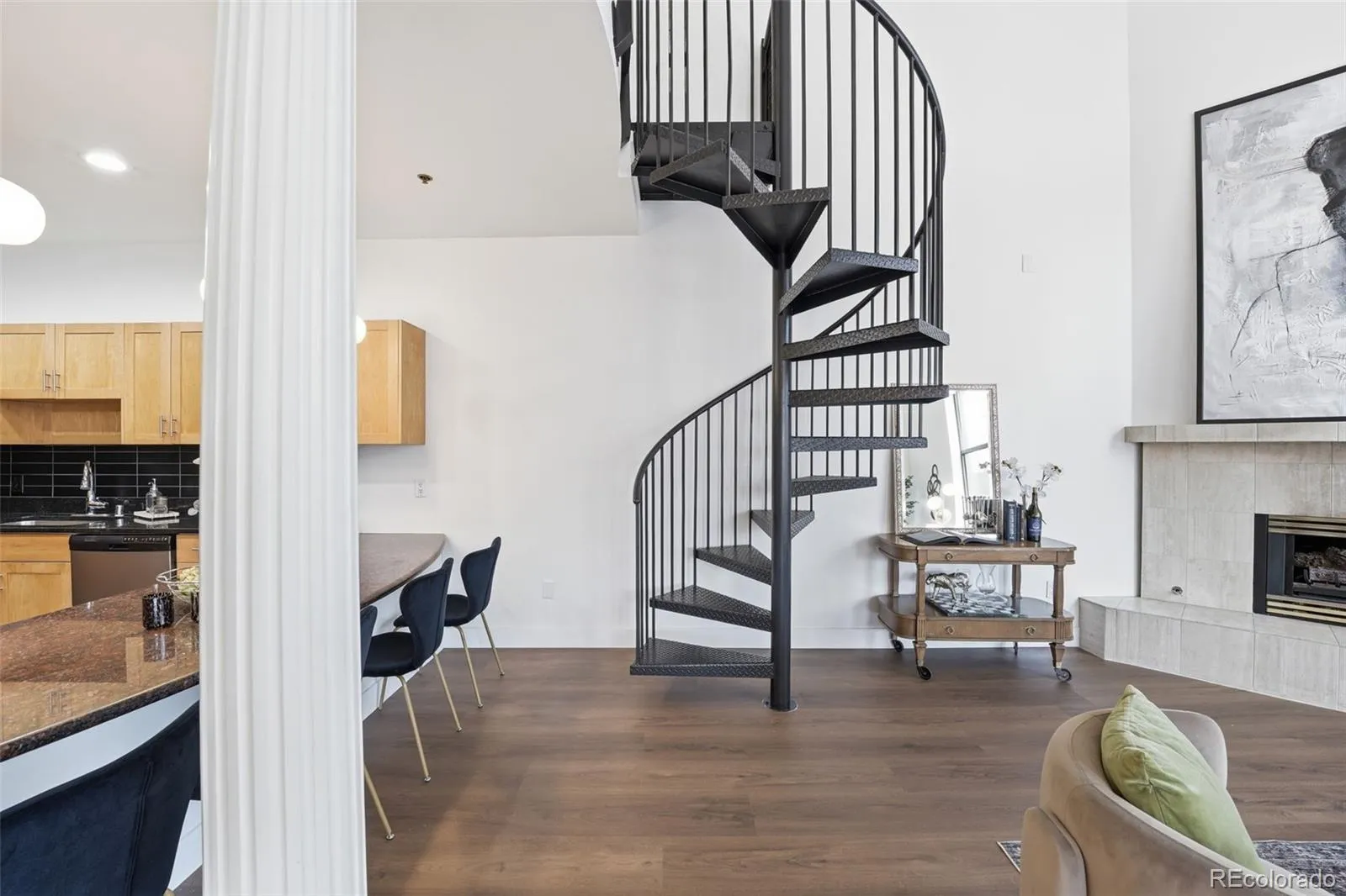 04062026170240 1600 18