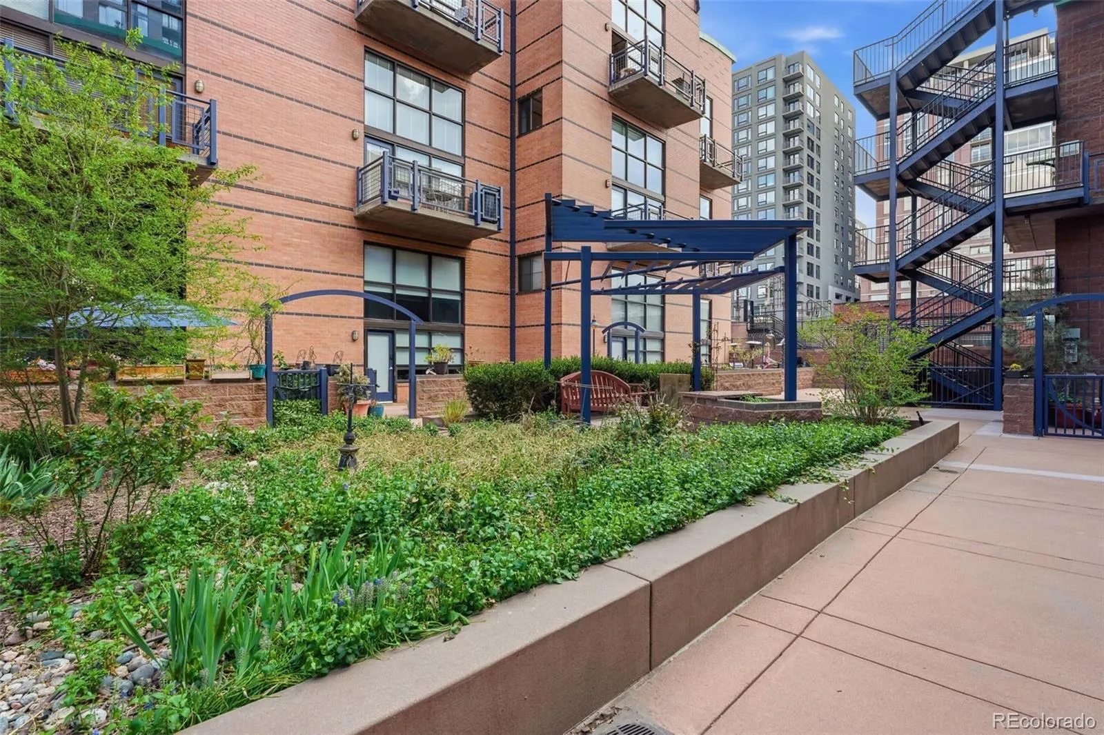 04062026170240 1600 43