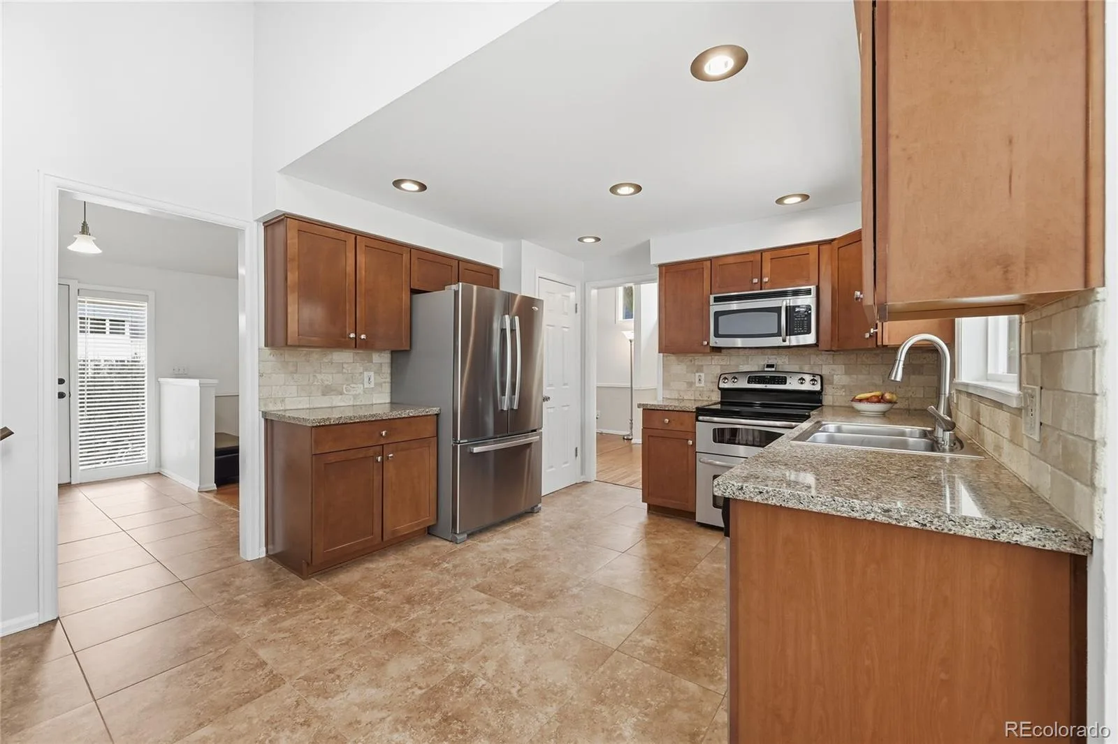 6081 S Kearney Street Centennial CO 80111 | MLS #REC3497275 08232026024611 1600 10