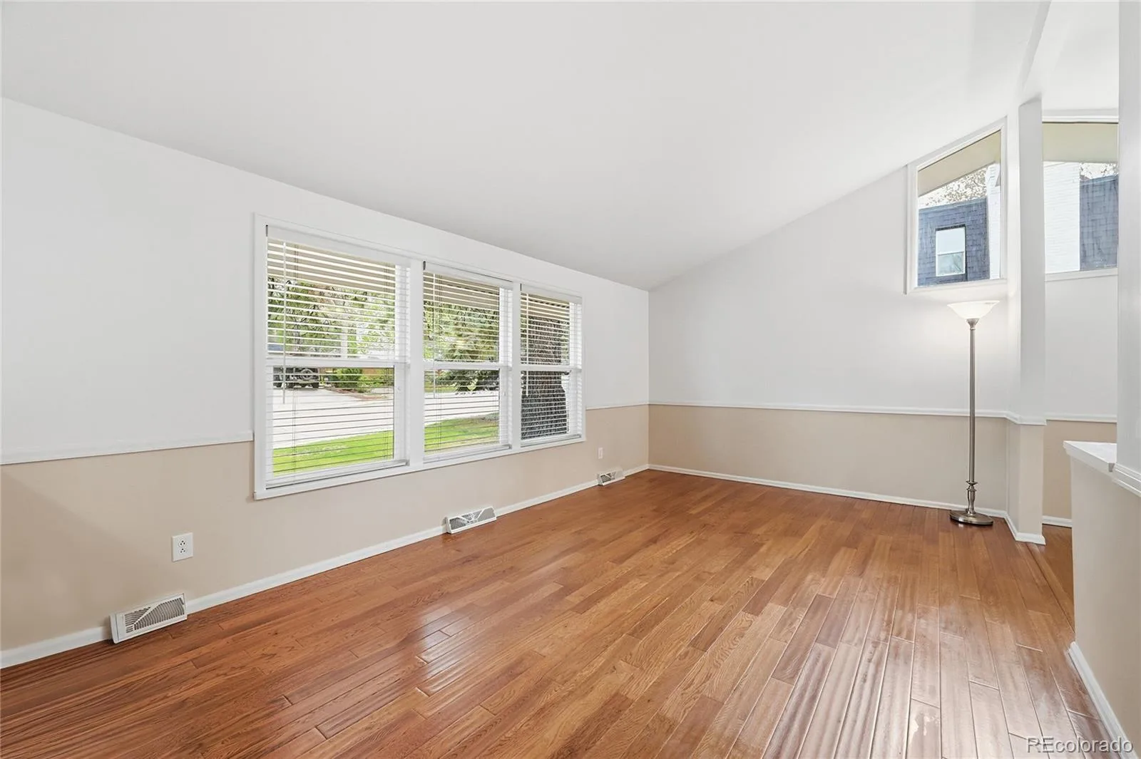 6081 S Kearney Street Centennial CO 80111 | MLS #REC3497275 08232026024611 1600 14