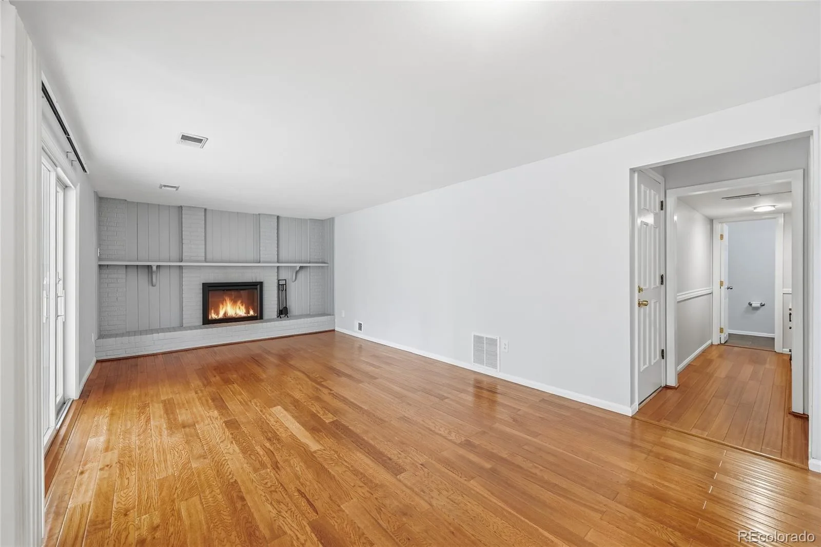 6081 S Kearney Street Centennial CO 80111 | MLS #REC3497275 08232026024611 1600 22