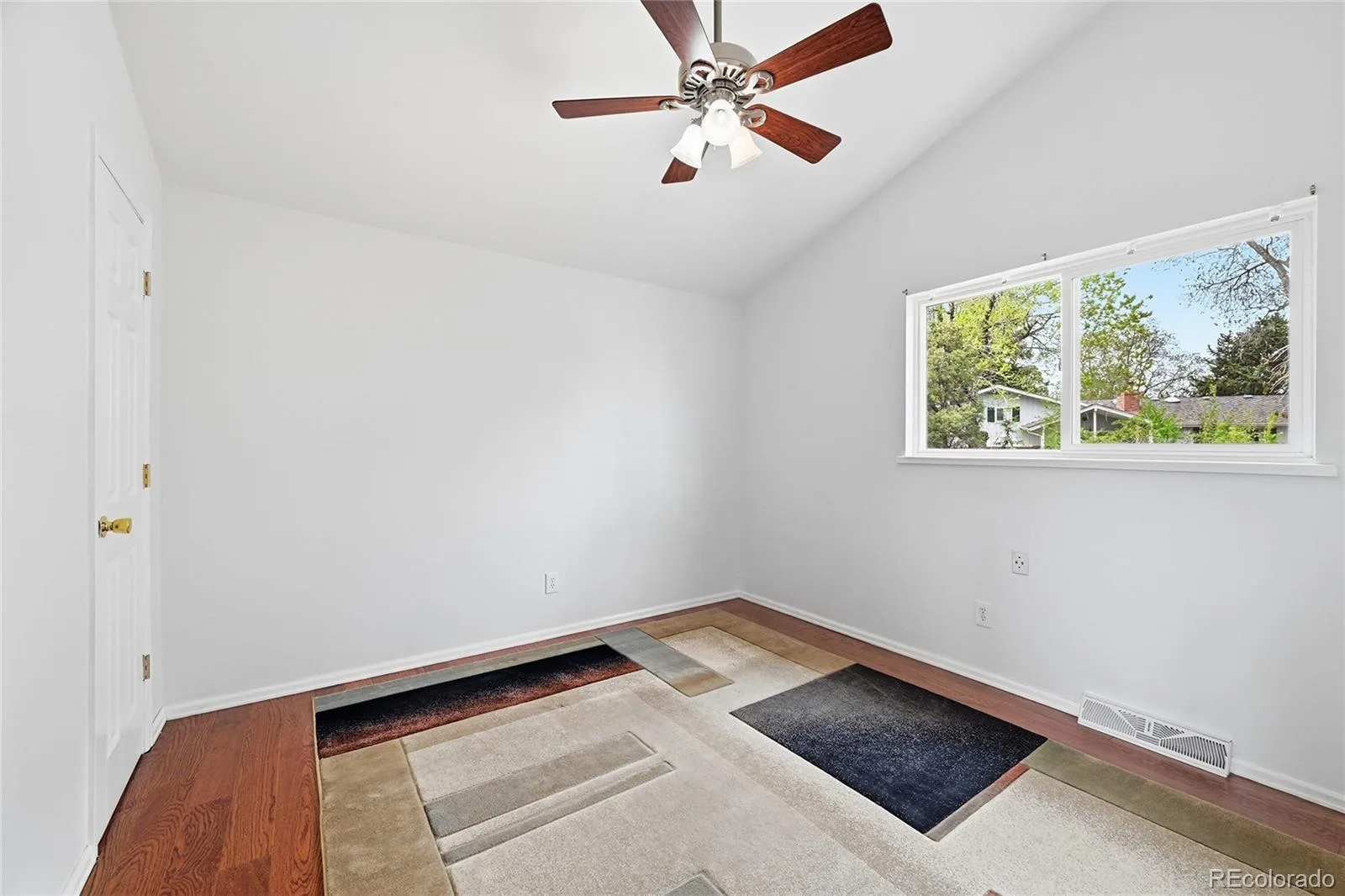 6081 S Kearney Street Centennial CO 80111 | MLS #REC3497275 08232026024611 1600 32