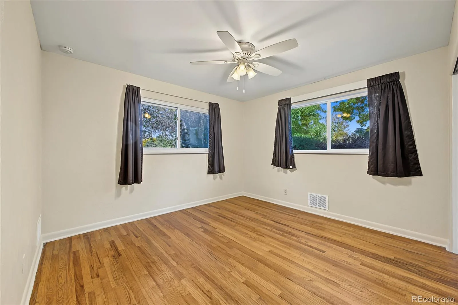 55 Brentwood Street Lakewood CO 80226 | MLS #REC3498274 10132026152814 1600 27