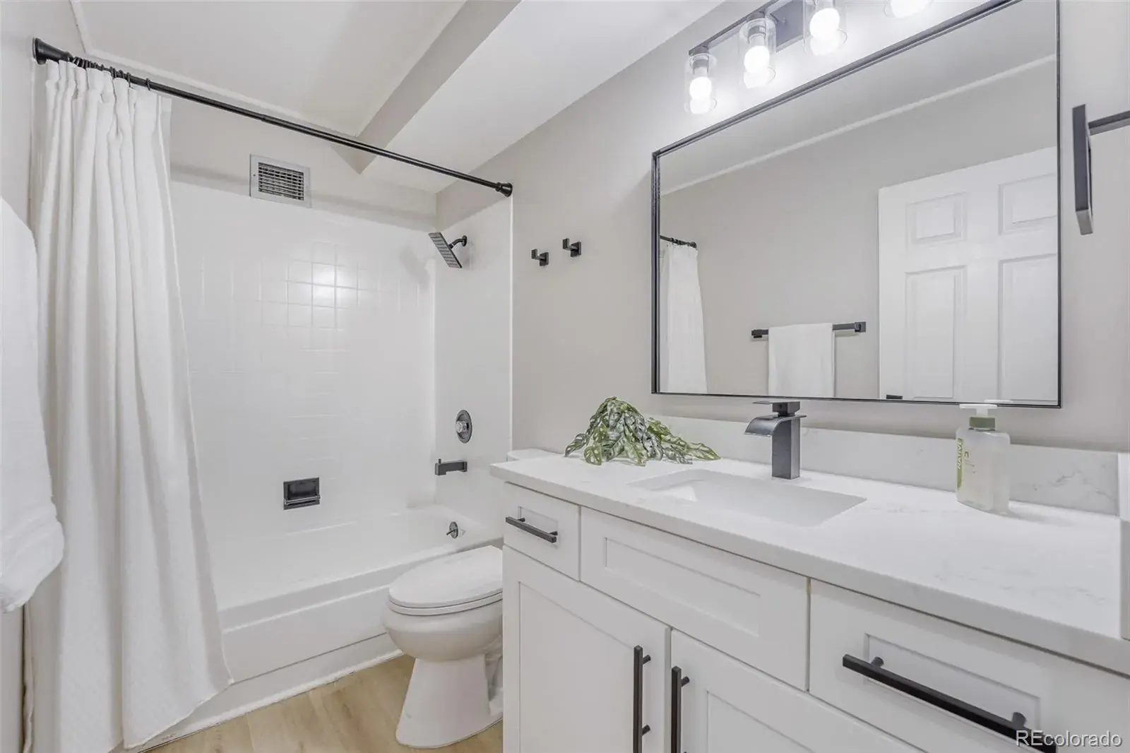 13618 E Bethany Place #203 Aurora CO 80014 MLS #REC3503359 02042026230526 1600 11