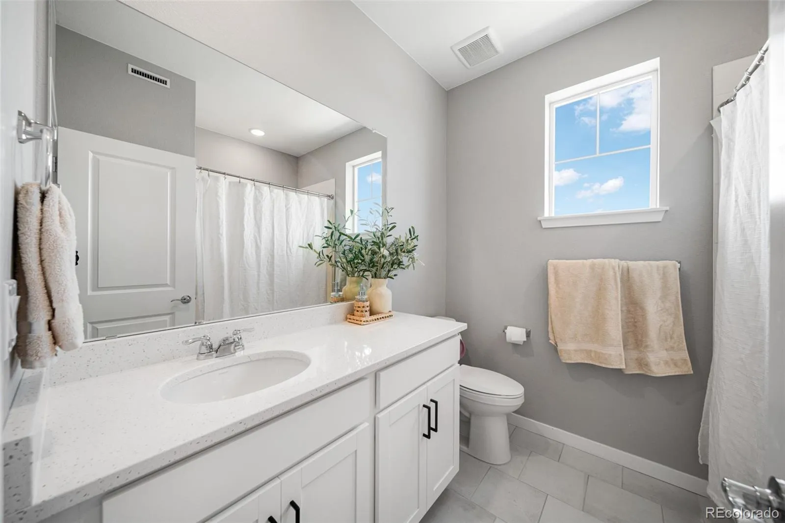 3906 N Catawba Way Aurora CO 80019 MLS #REC3504135 05022026051539 1600 20