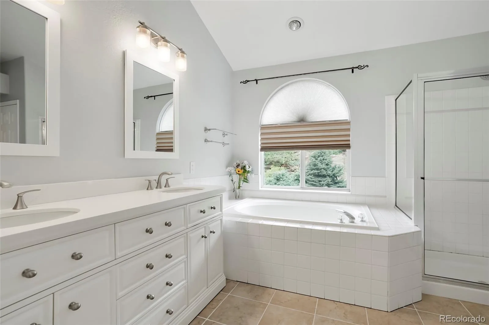 13771 W Amherst Way Lakewood CO 80228 | MLS #REC3504687 09232026084823 1600 22