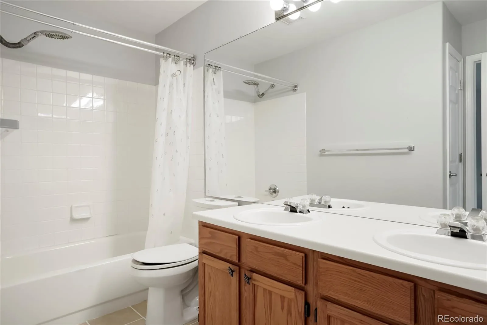 13771 W Amherst Way Lakewood CO 80228 | MLS #REC3504687 09232026084823 1600 26