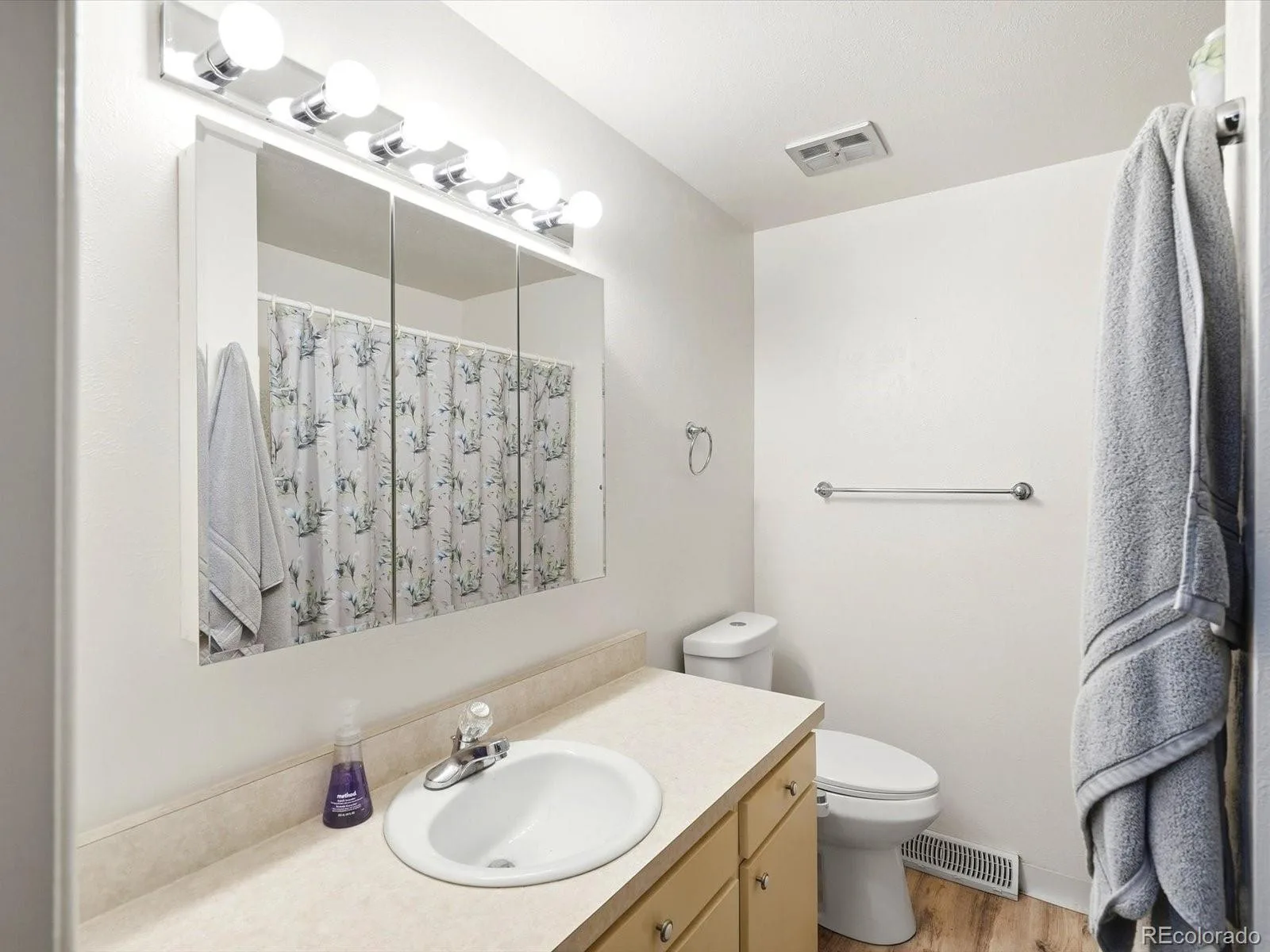4112 E Weaver Place Centennial CO 80121 | MLS #REC3507648 09242026184219 1600 12