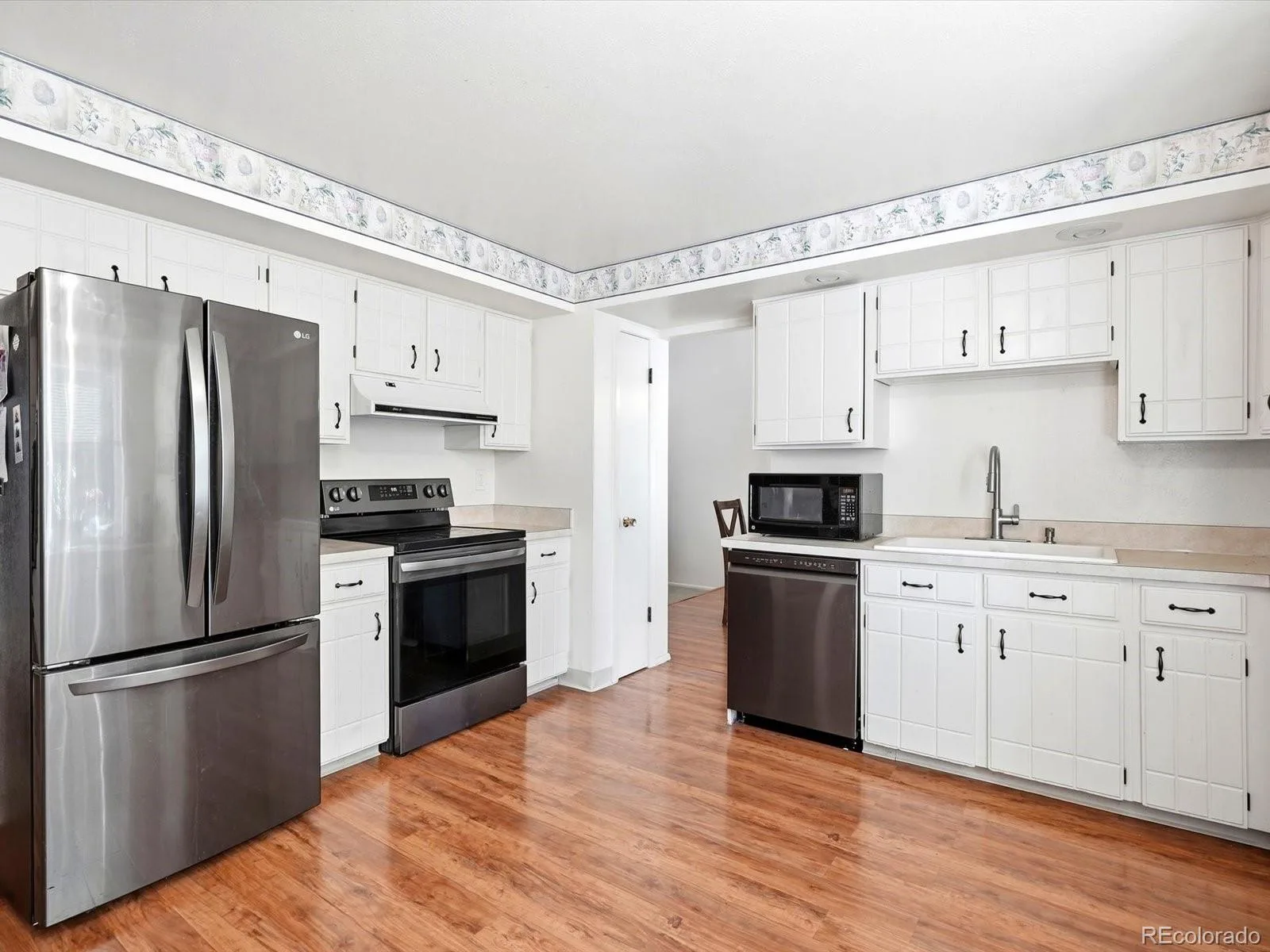 4112 E Weaver Place Centennial CO 80121 | MLS #REC3507648 09242026184219 1600 6