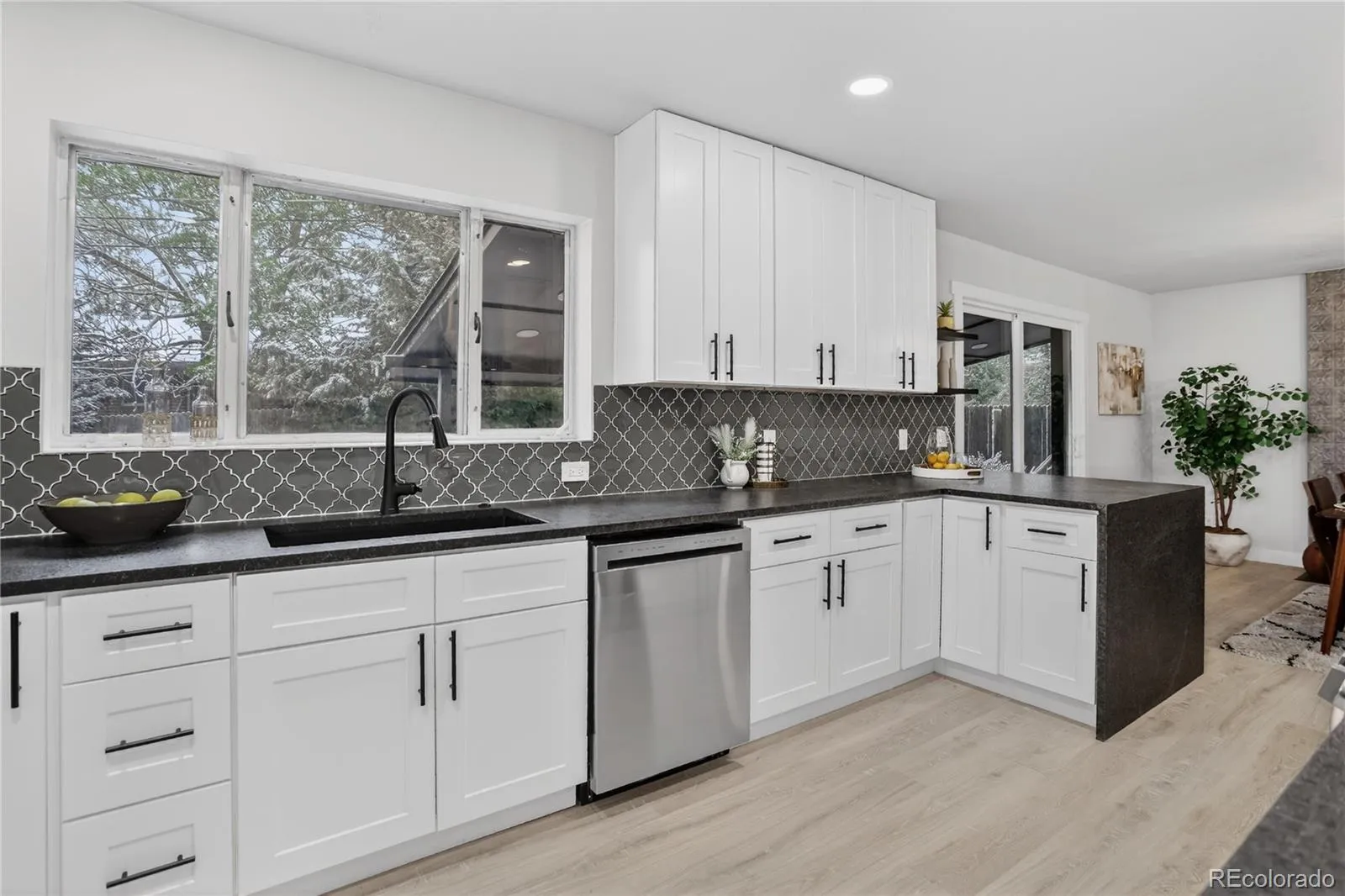 7006 S Elati Street Littleton CO 80120 MLS #REC3508053 04222026145228 1600 14
