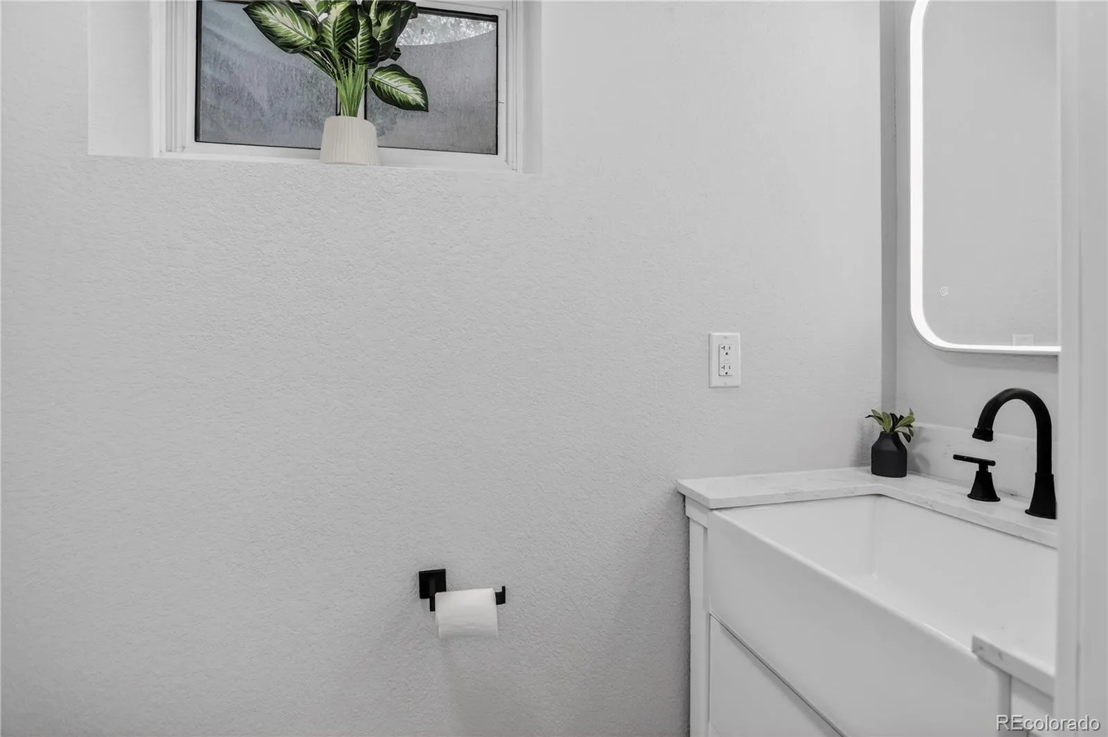 7006 S Elati Street Littleton CO 80120 MLS #REC3508053 04222026145228 1600 17