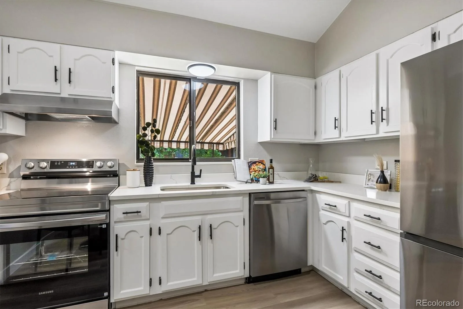 16634 E Rice Circle Aurora CO 80015 MLS #REC3510974 06042026140830 1600 14