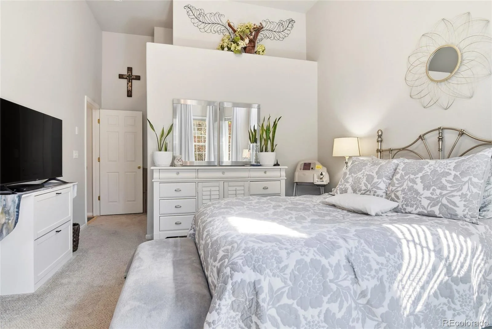 1483 S Ulster Street Denver CO 80231 MLS #REC3513302 07012026155330 1600 18