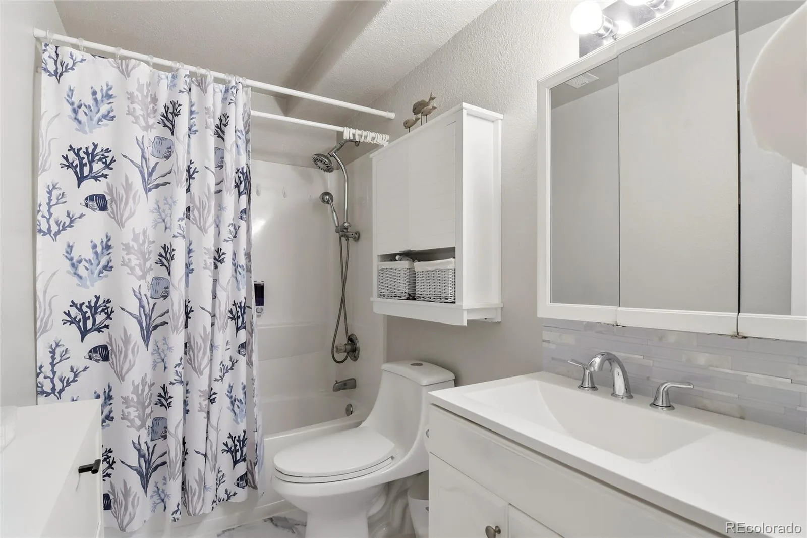 1483 S Ulster Street Denver CO 80231 MLS #REC3513302 07012026155330 1600 32
