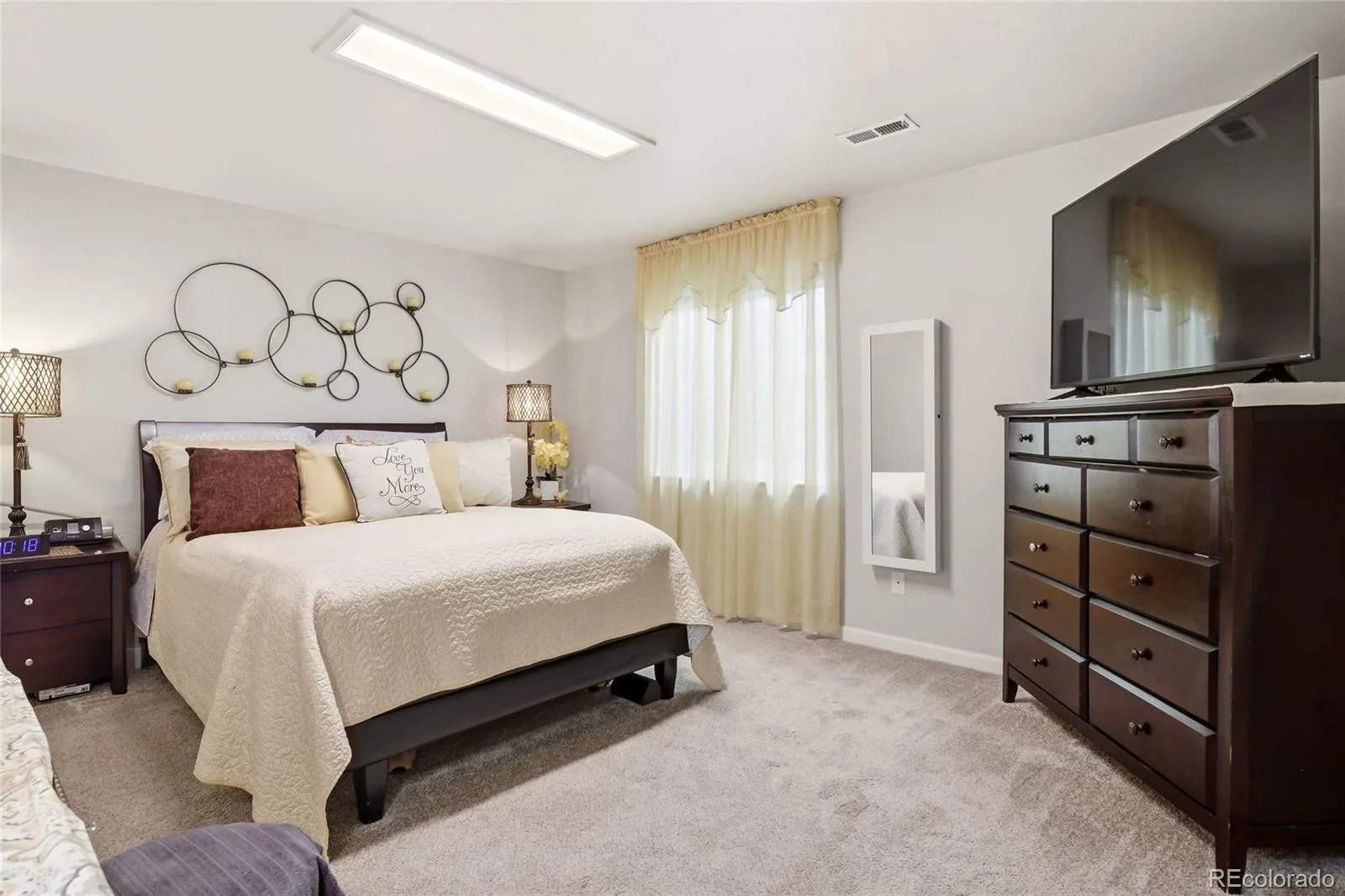1483 S Ulster Street Denver CO 80231 MLS #REC3513302 07012026155330 1600 33