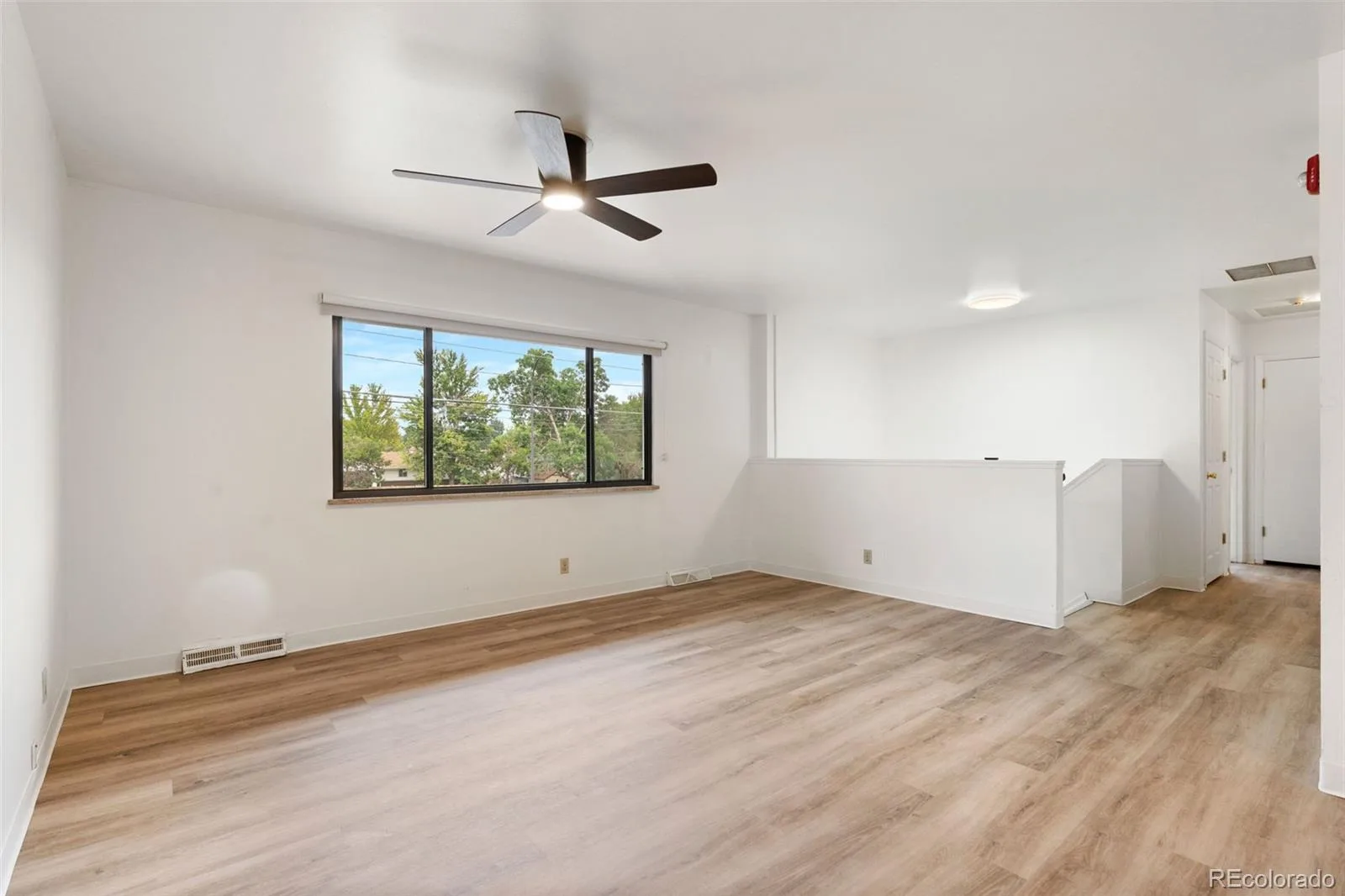 8640 W Jewell Avenue Lakewood CO 80232 | MLS #REC3515587 08282026154842 1600 14