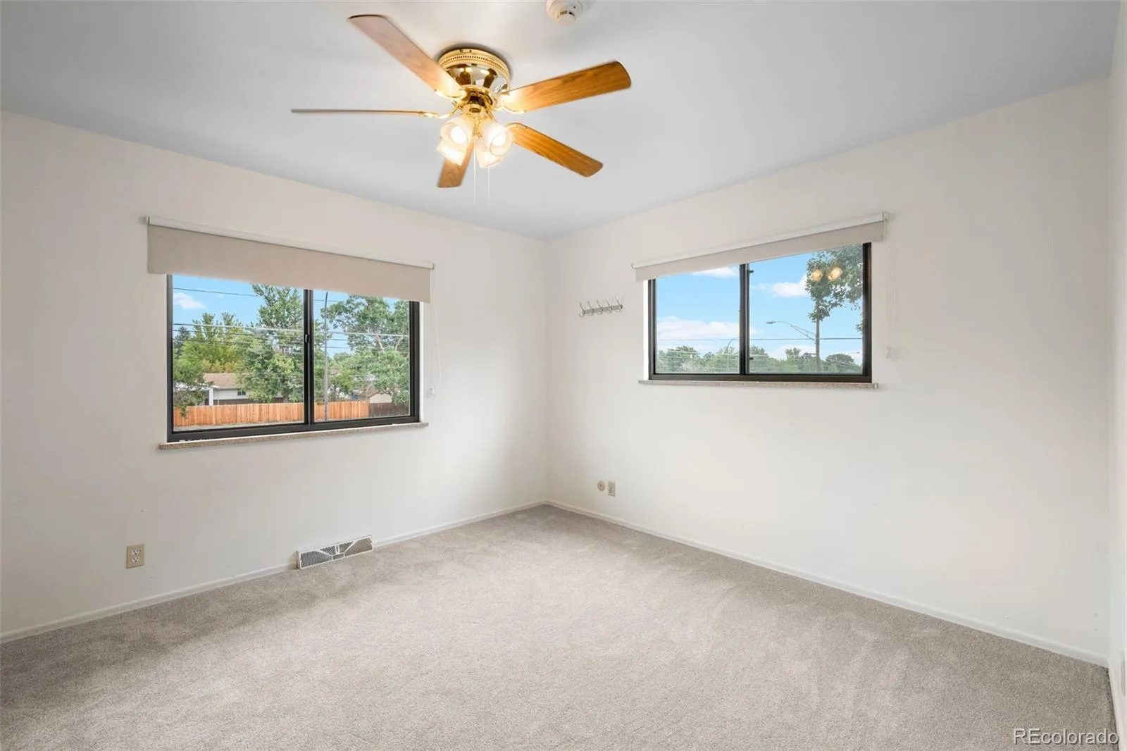 8640 W Jewell Avenue Lakewood CO 80232 | MLS #REC3515587 08282026154842 1600 20