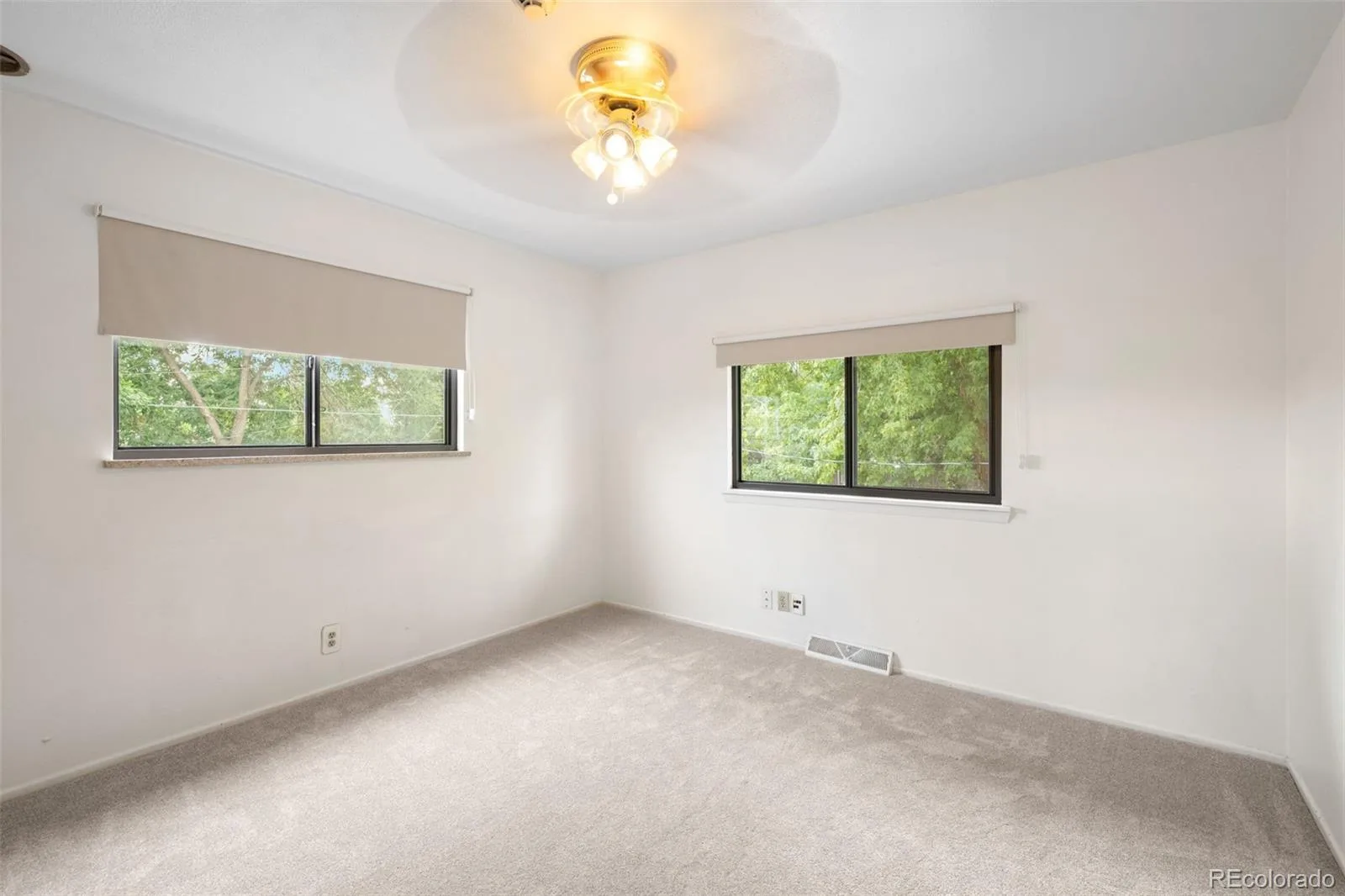 8640 W Jewell Avenue Lakewood CO 80232 | MLS #REC3515587 08282026154842 1600 21