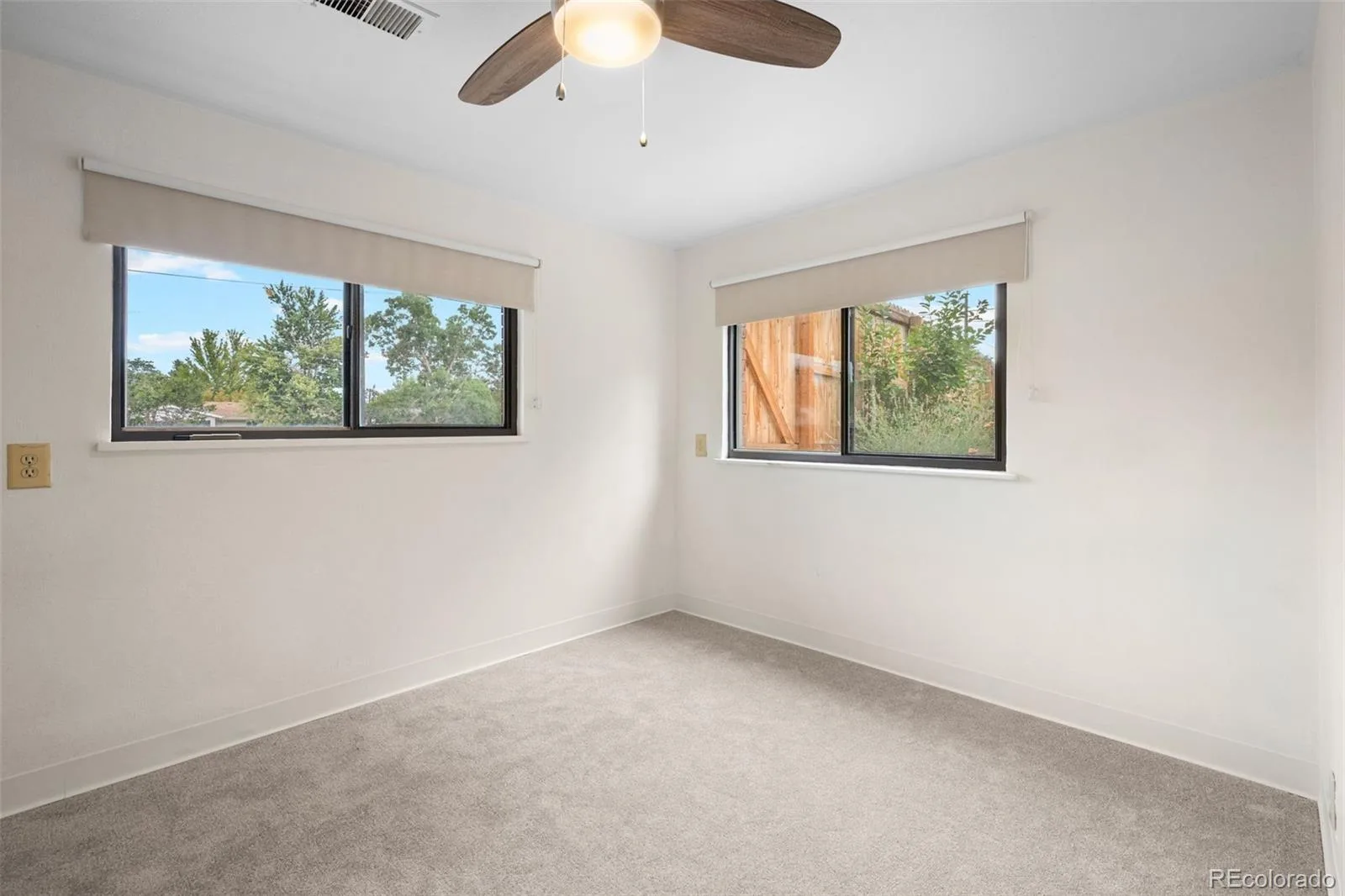8640 W Jewell Avenue Lakewood CO 80232 | MLS #REC3515587 08282026154842 1600 28