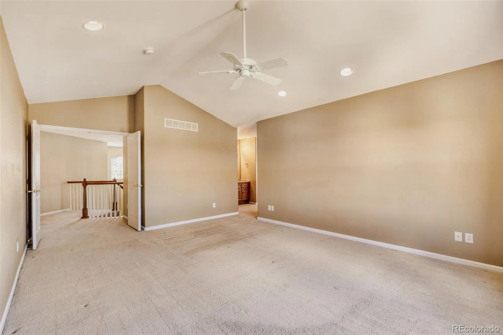 5751 S Flanders Court Aurora CO 80015 MLS #REC3519698 05052026235947 1600 28