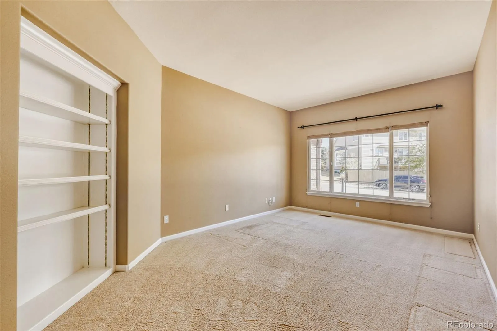 5751 S Flanders Court Aurora CO 80015 MLS #REC3519698 05052026235947 1600 31