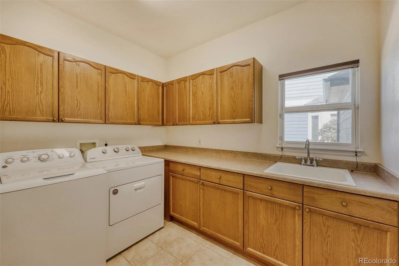 5751 S Flanders Court Aurora CO 80015 MLS #REC3519698 05052026235947 1600 36