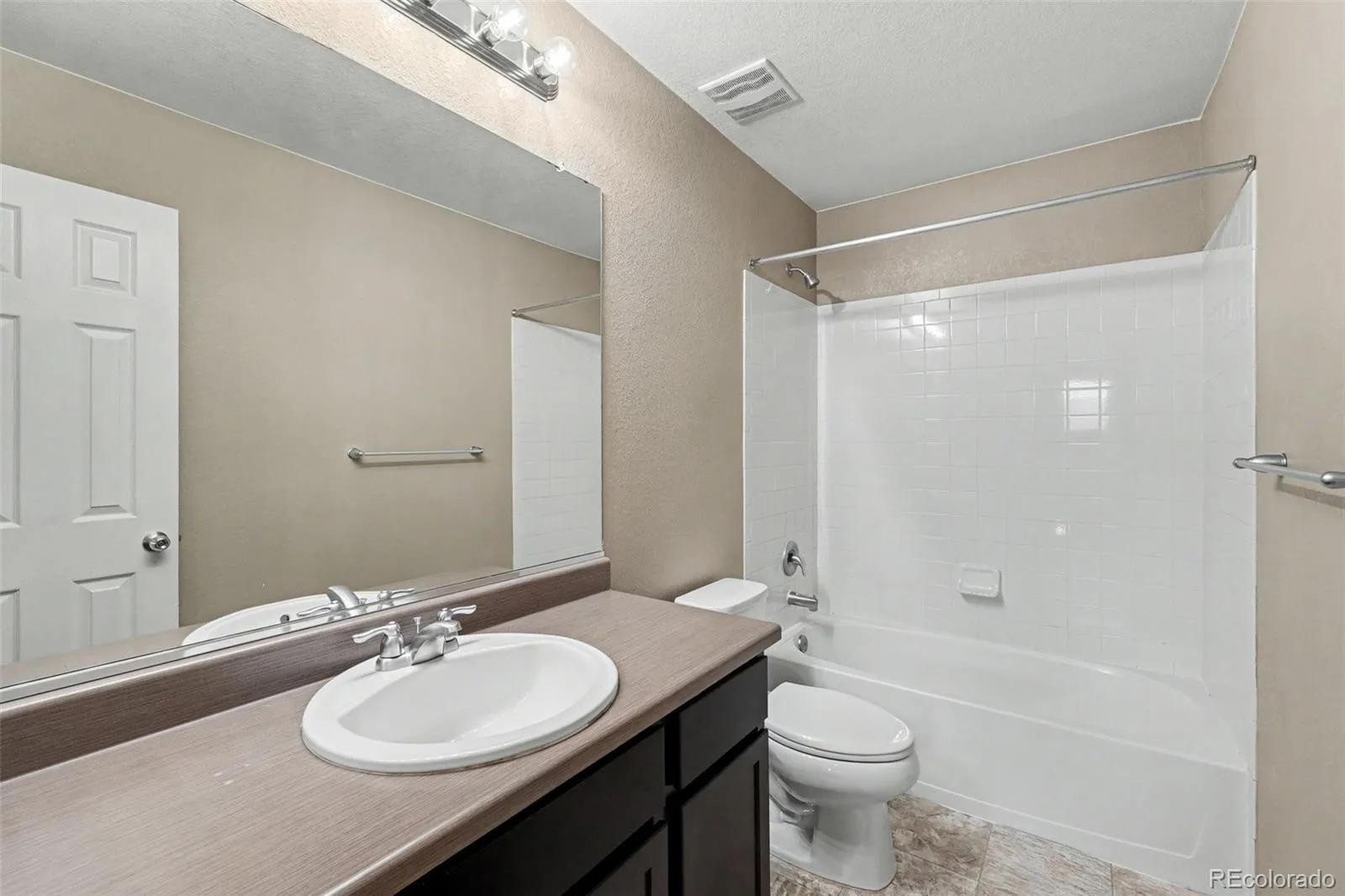 2304 Winding Drive Longmont CO 80504 MLS #REC3524025 05212026132124 1600 13
